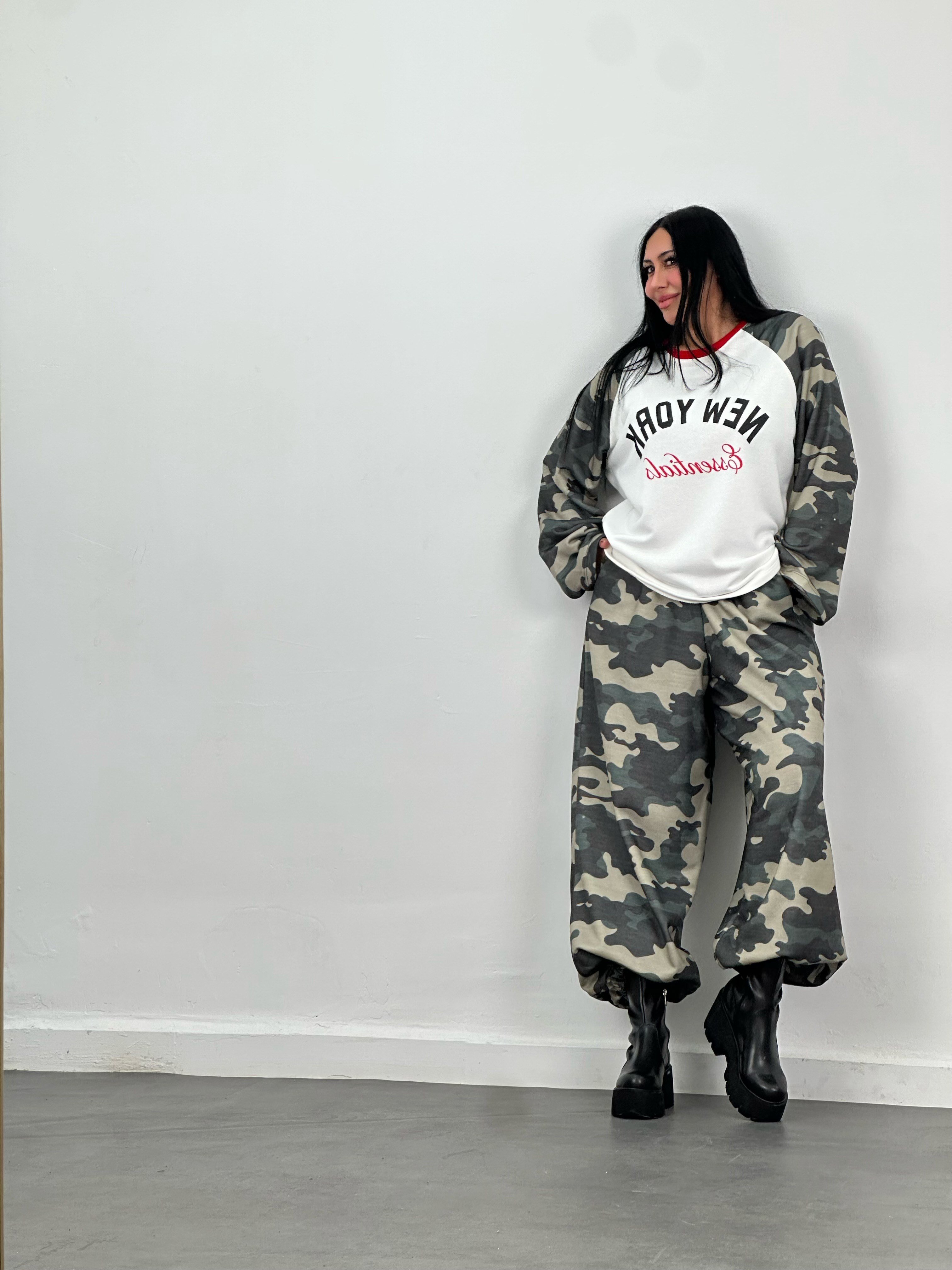 Kamuflaj Desenli Oversize Sweat & Bol Paça Pantolon 2'li Takım