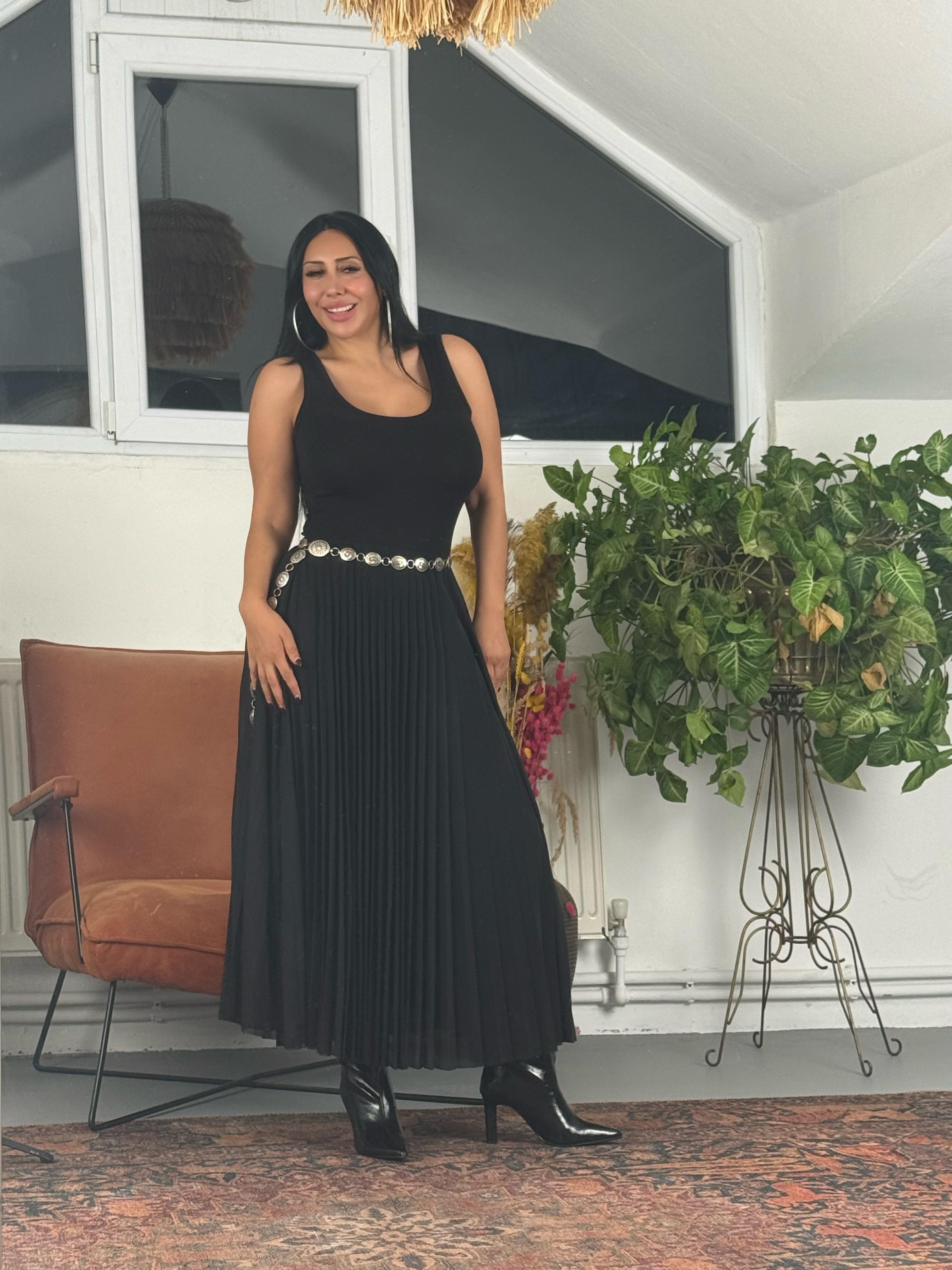 Pliseli Askılı Elbise & Yarasa Kol Bluz Takım