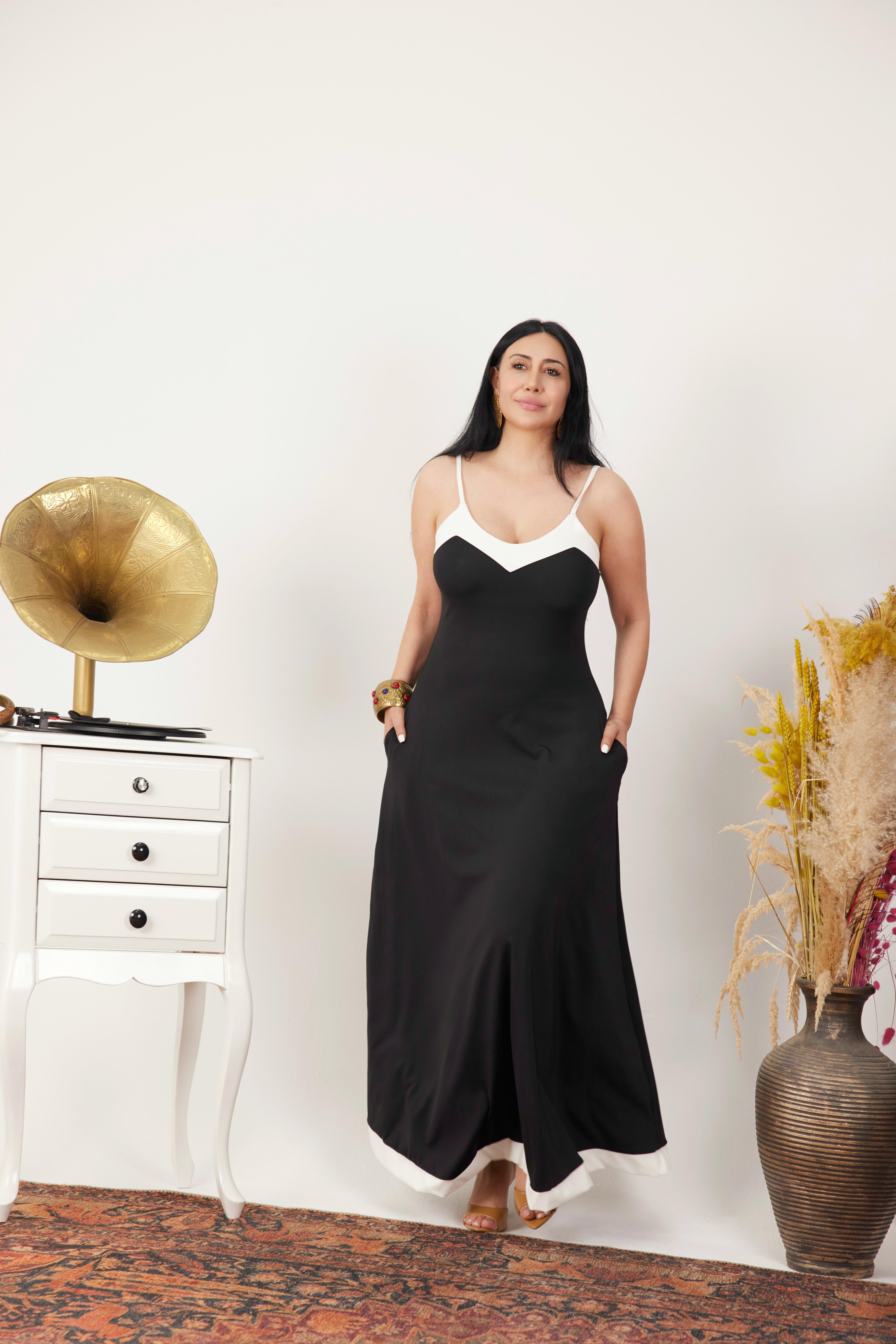 Siyah-Beyaz Askılı Maxi Elbise