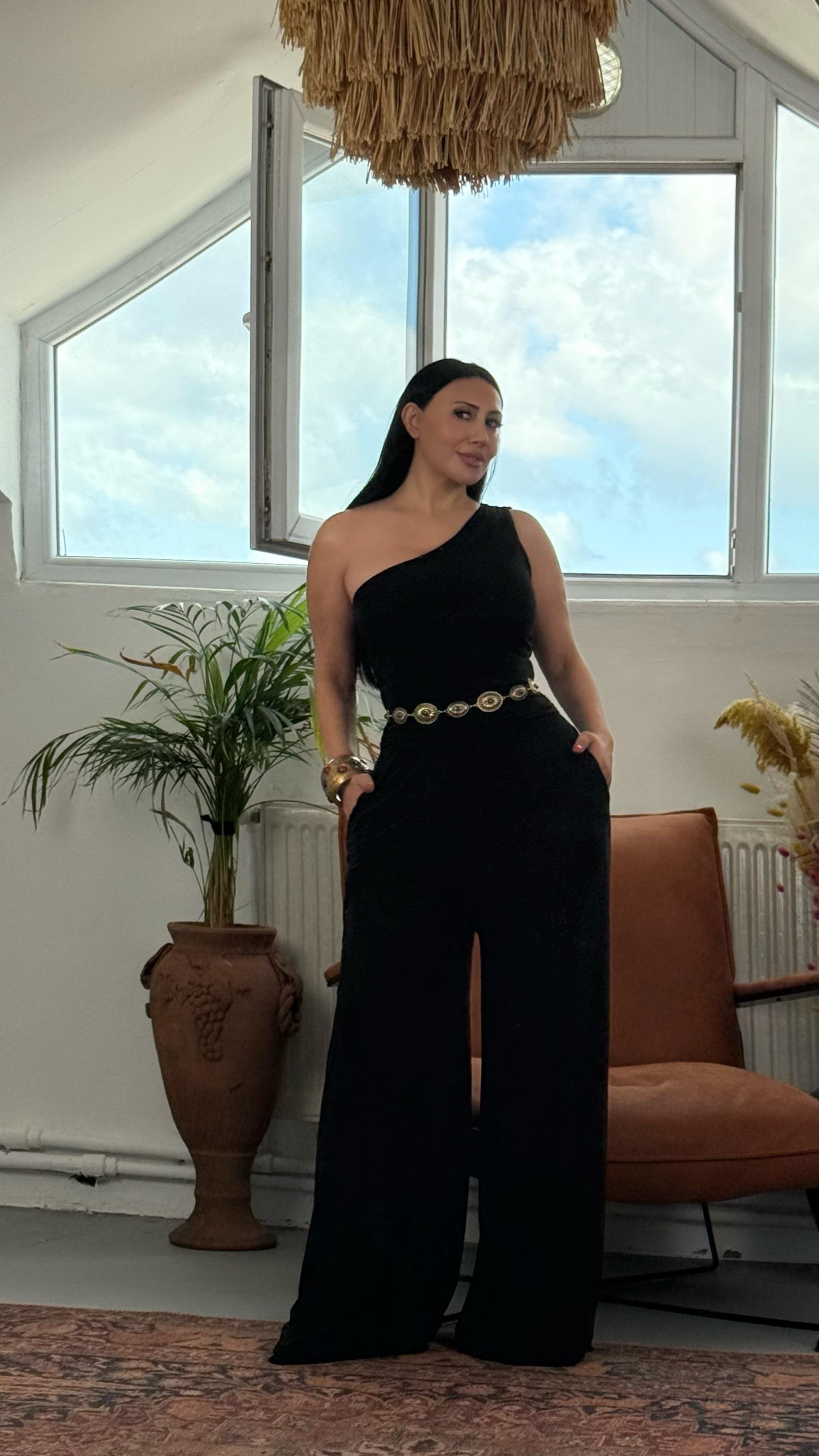 Siyah Tek Omuz Tulum