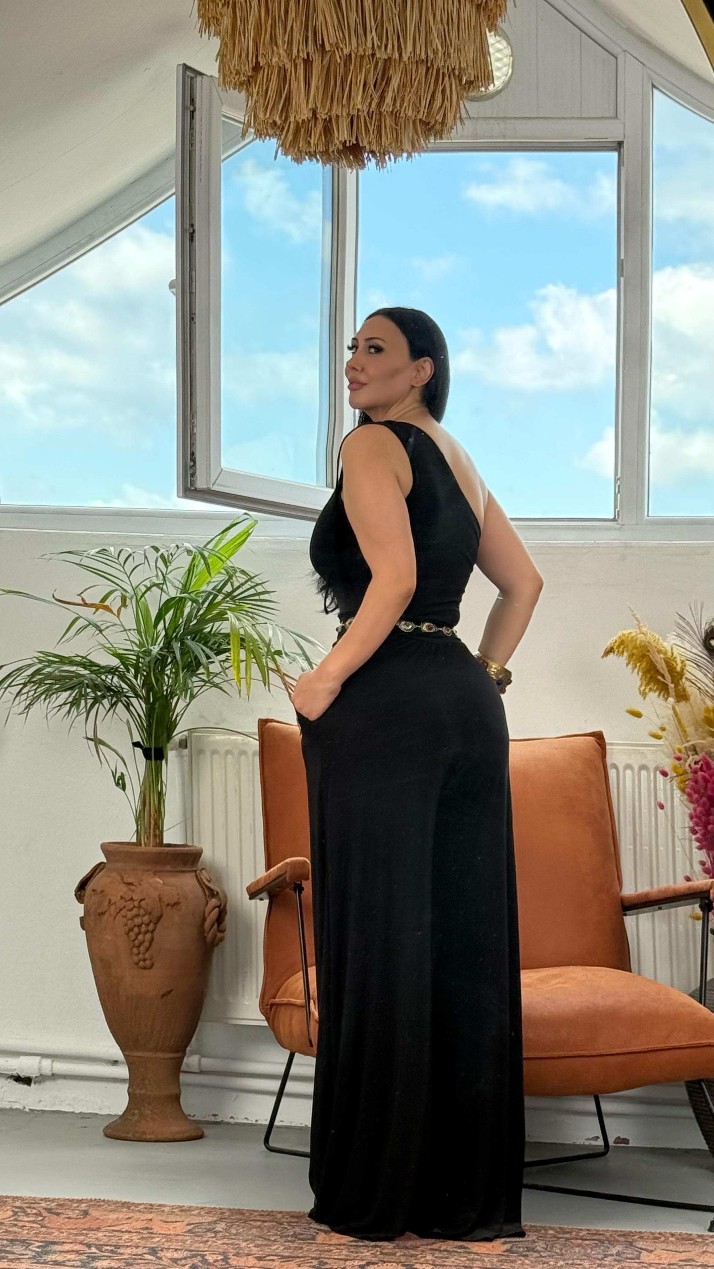 Siyah Tek Omuz Tulum