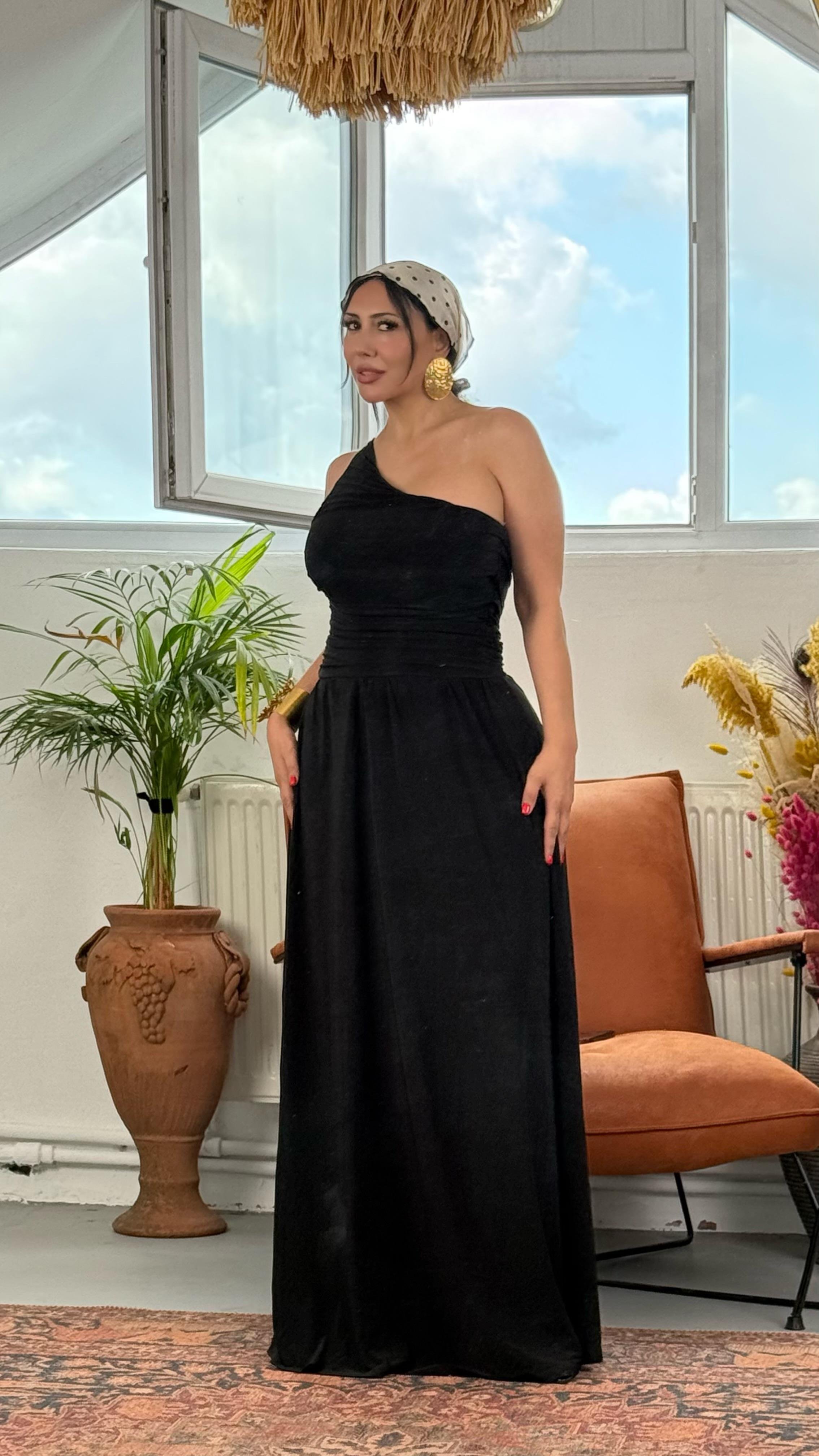 Tek Omuz Drapeli Maxi Elbise – Nar Çiçeği & Siyah