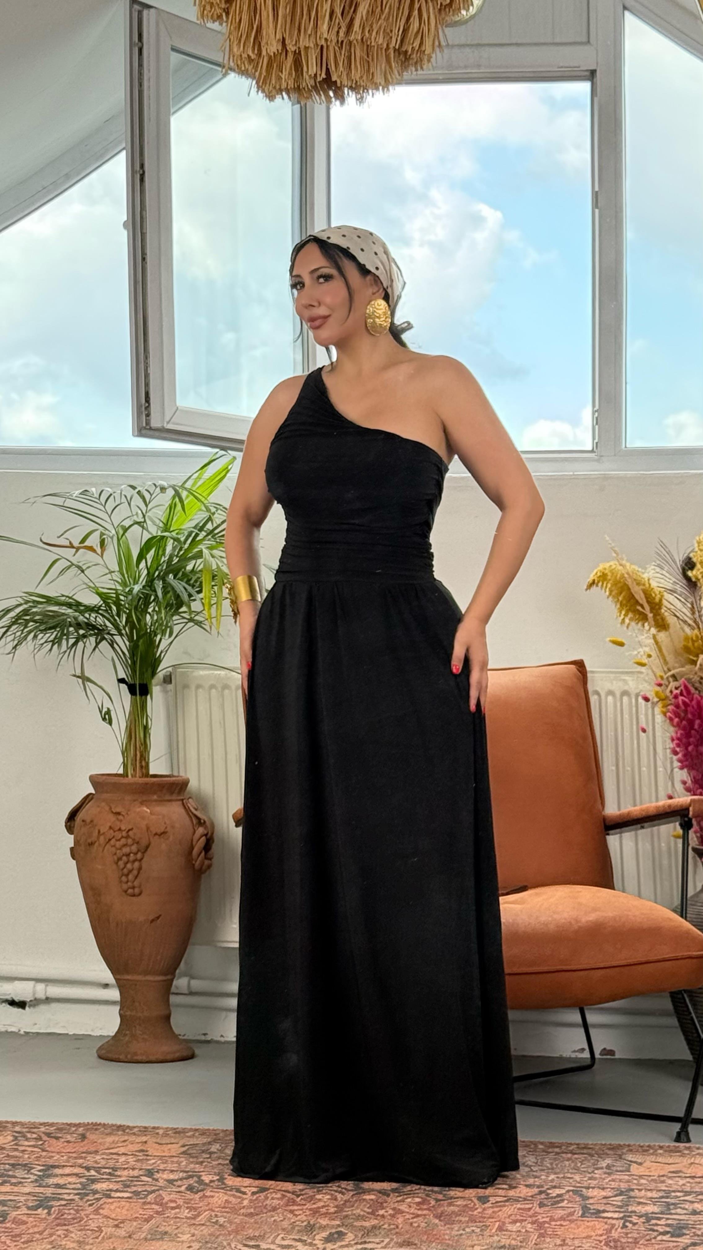 Tek Omuz Drapeli Maxi Elbise – Nar Çiçeği & Siyah