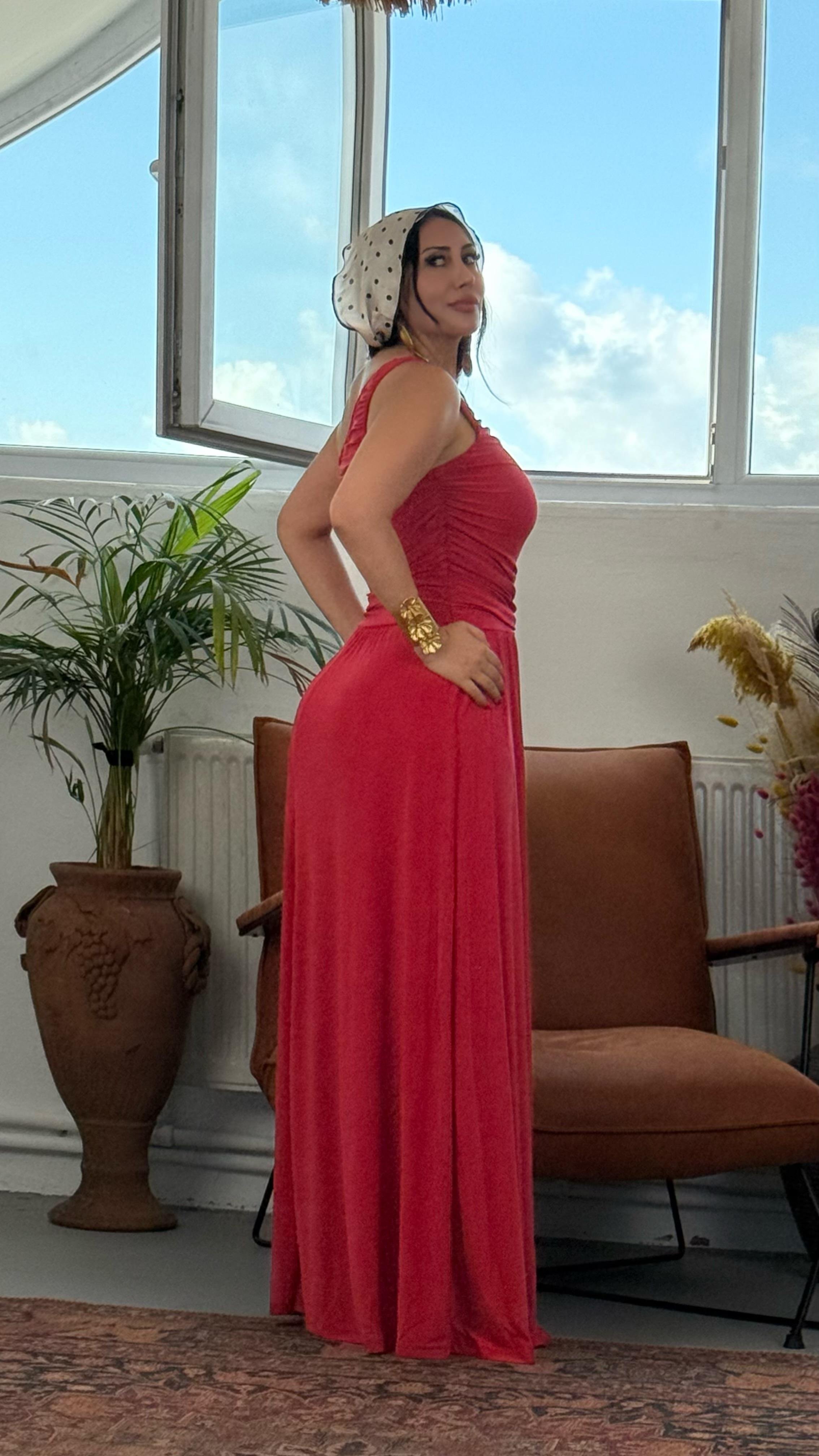 Tek Omuz Drapeli Maxi Elbise – Nar Çiçeği & Siyah