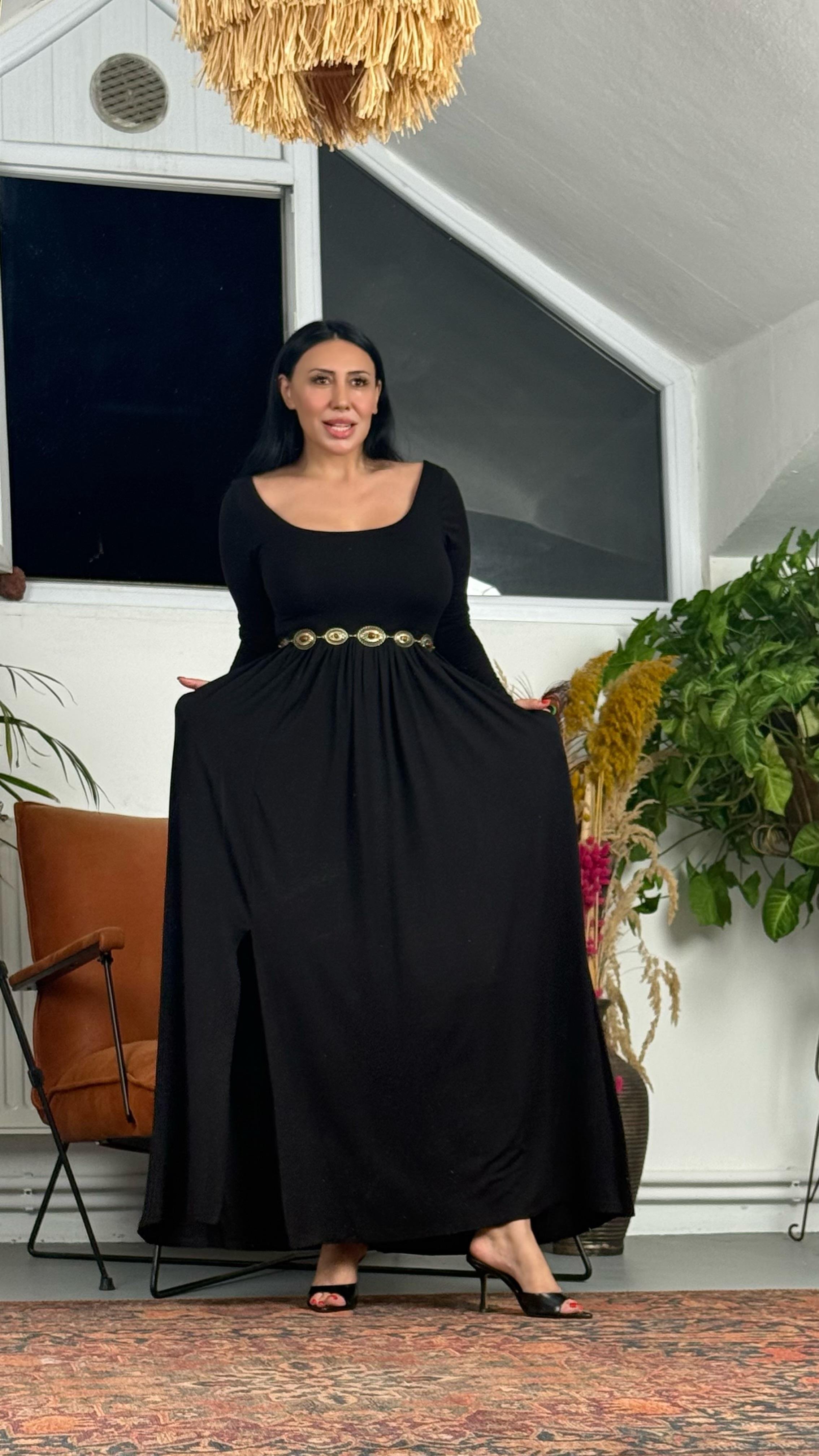 U Yaka Yırtmaçlı Maxi Elbise