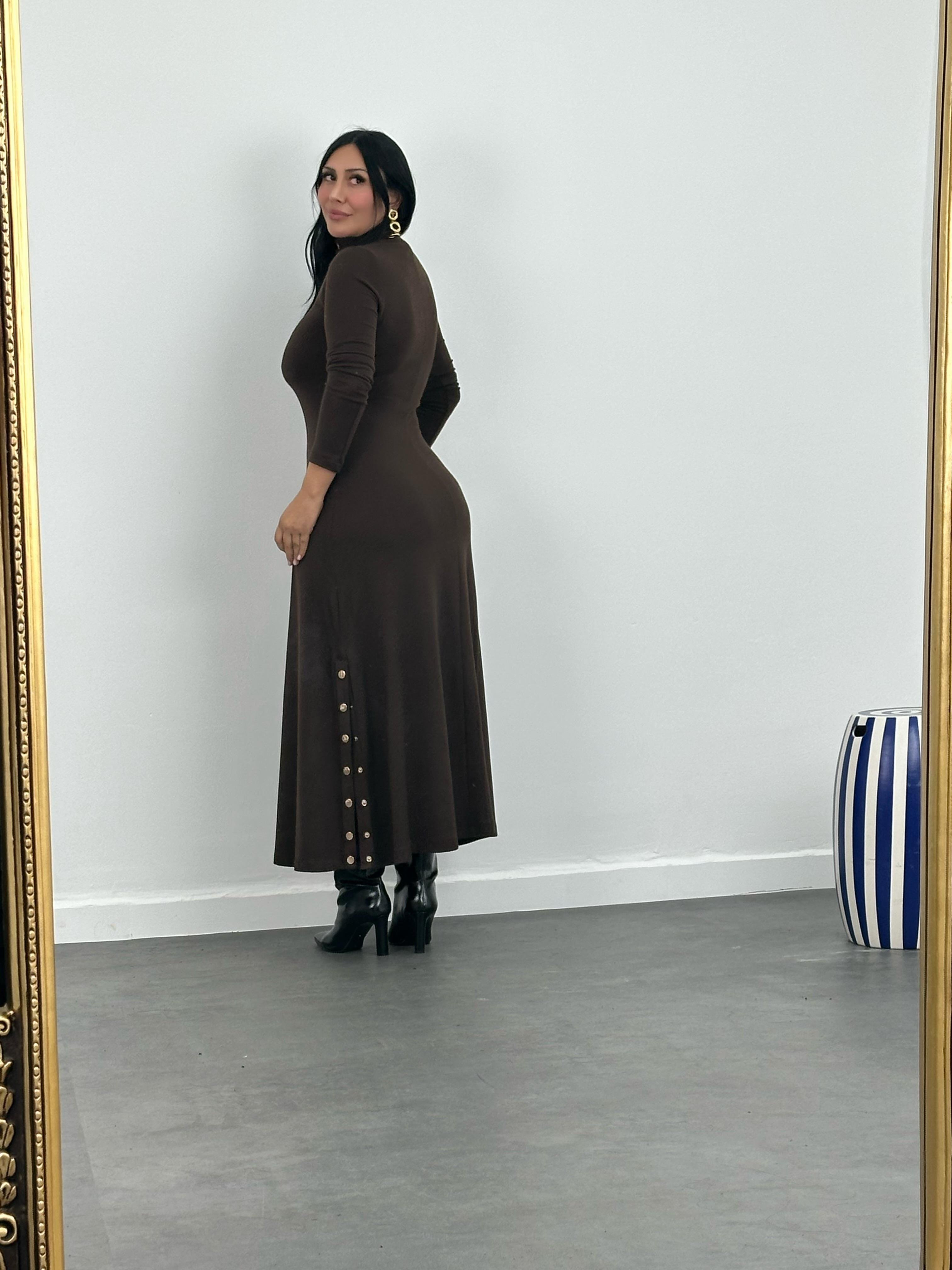 Yırtmaçlı Çıtçıt Detaylı Çilek Triko Elbise