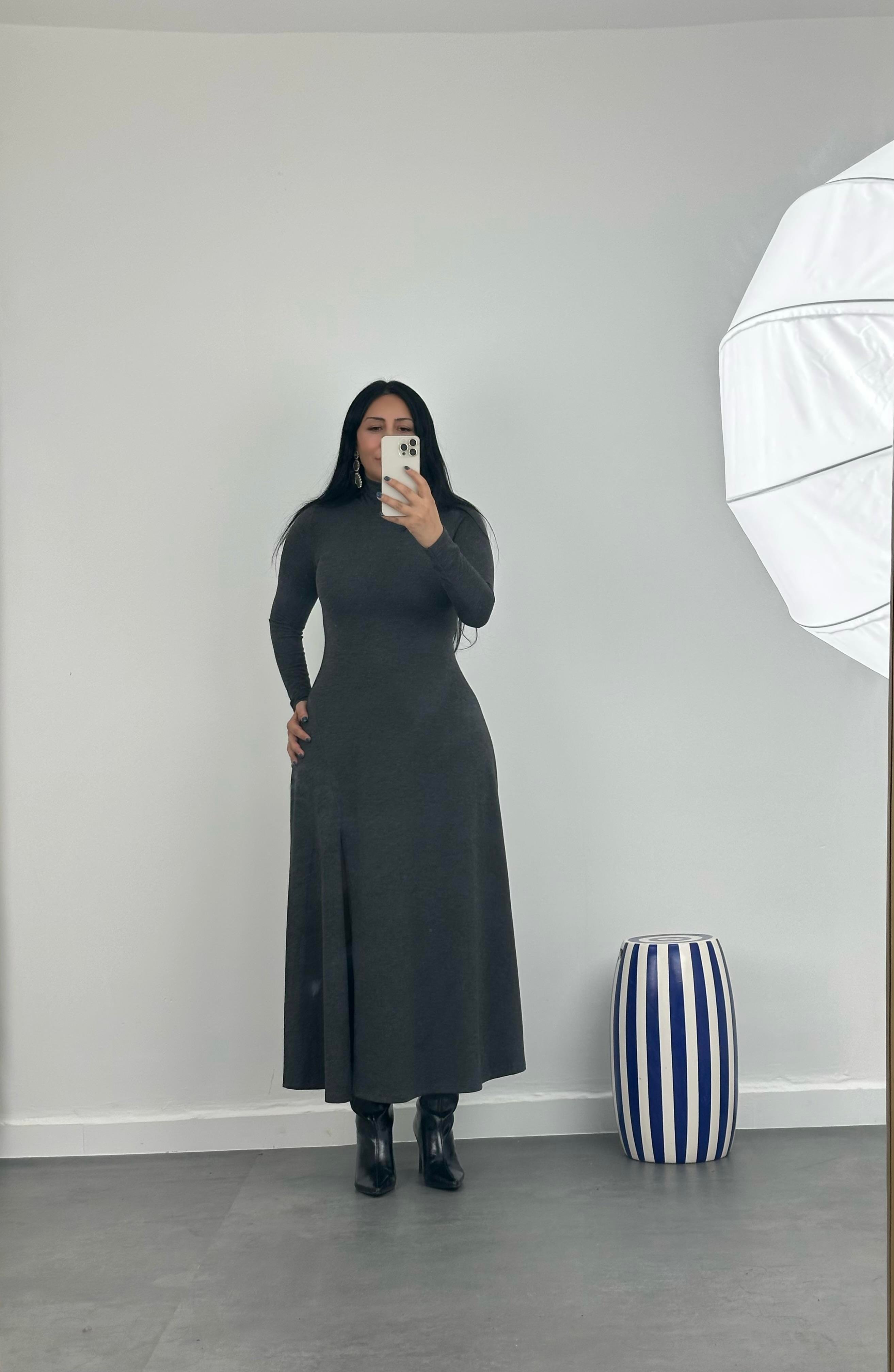 Yırtmaçlı Triko Elbise