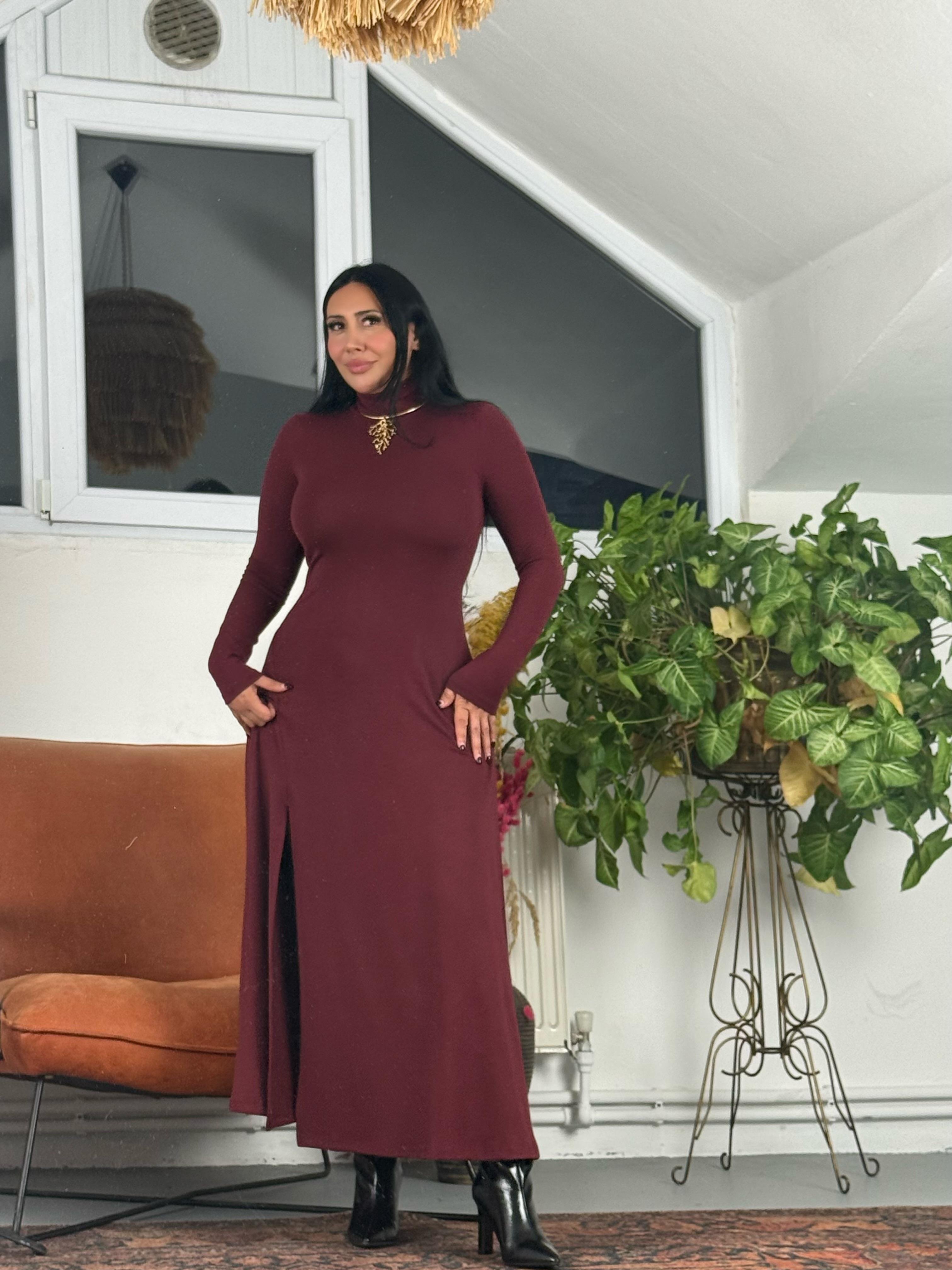 Yırtmaçlı Triko Elbise