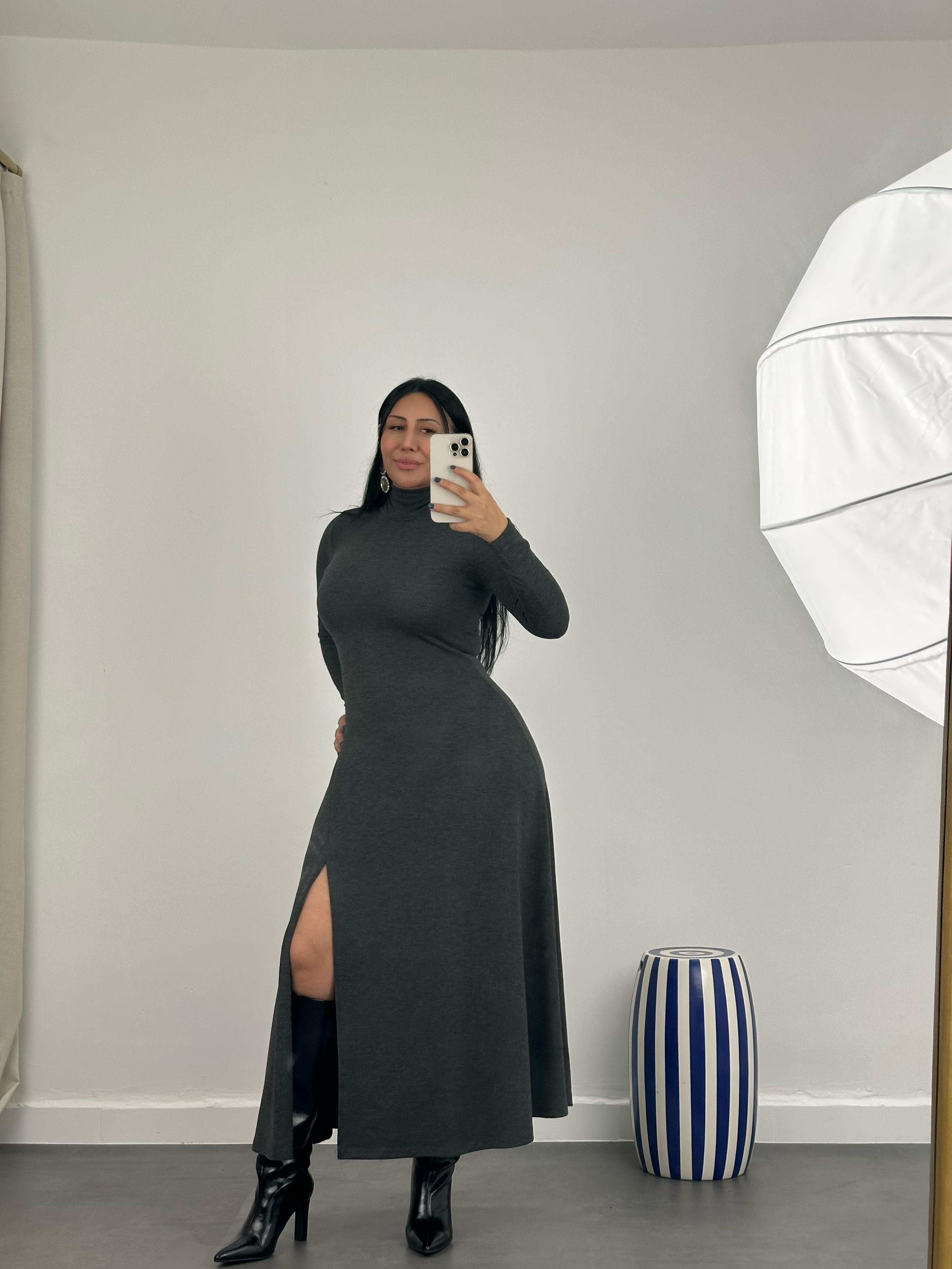 Yırtmaçlı Triko Elbise