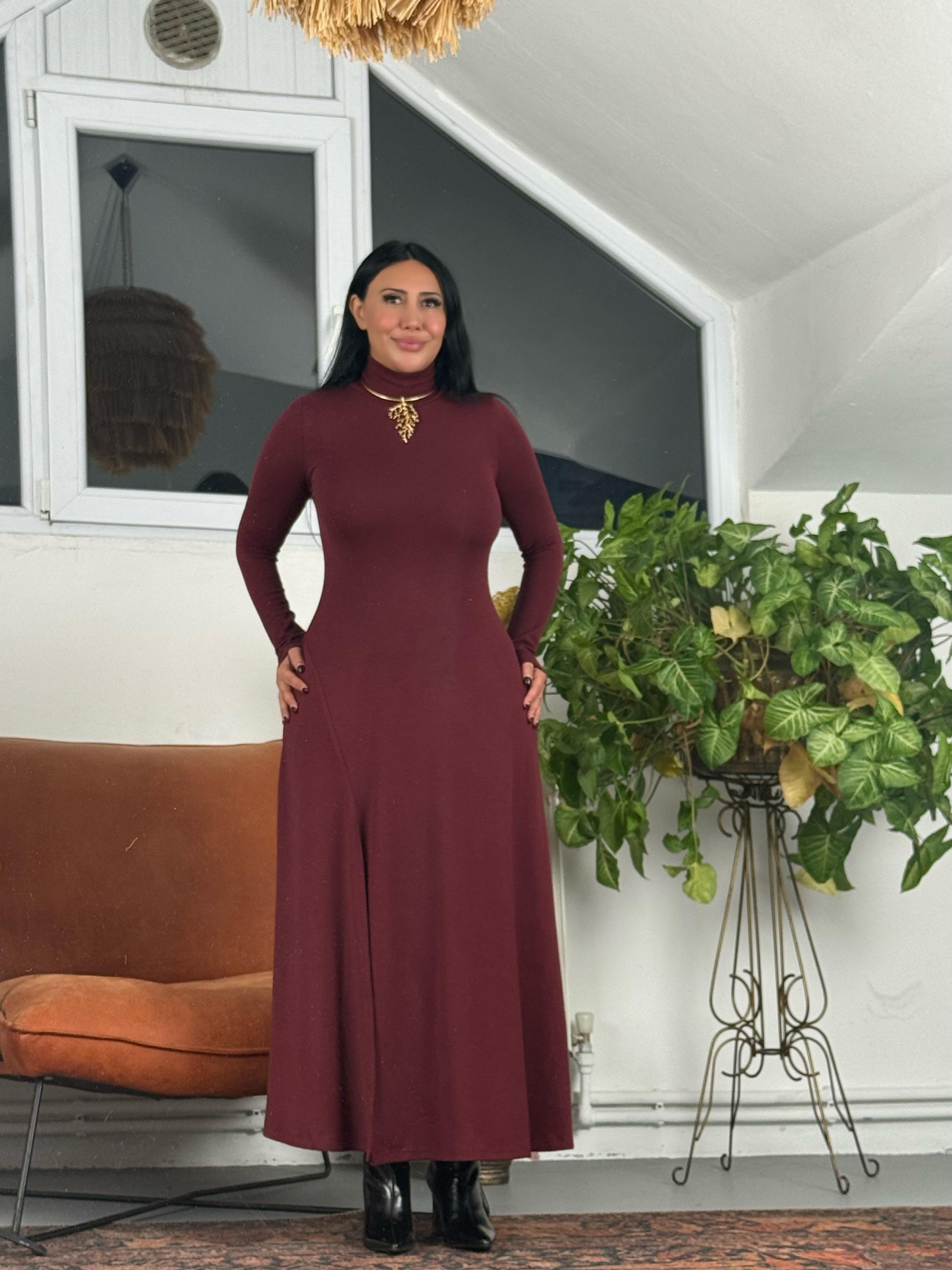 Yırtmaçlı Triko Elbise