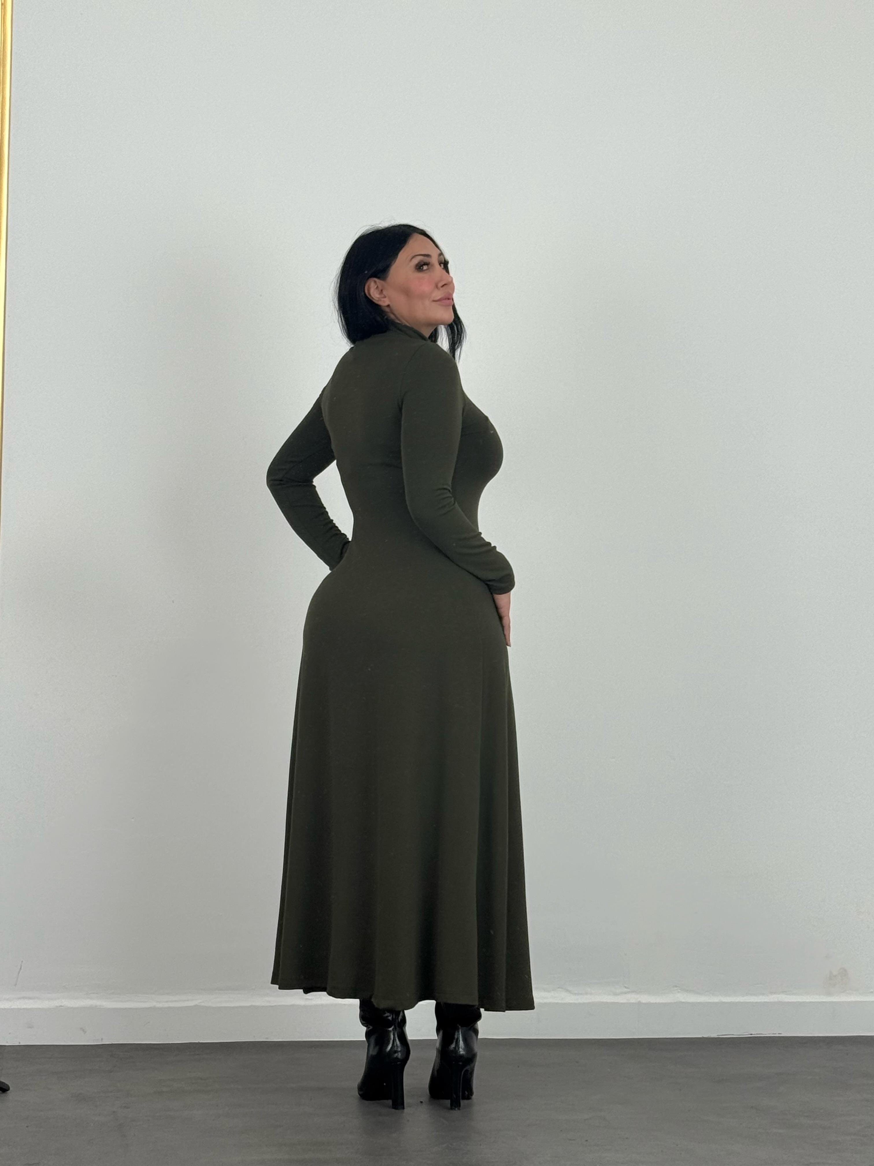 Yırtmaçlı Triko Elbise