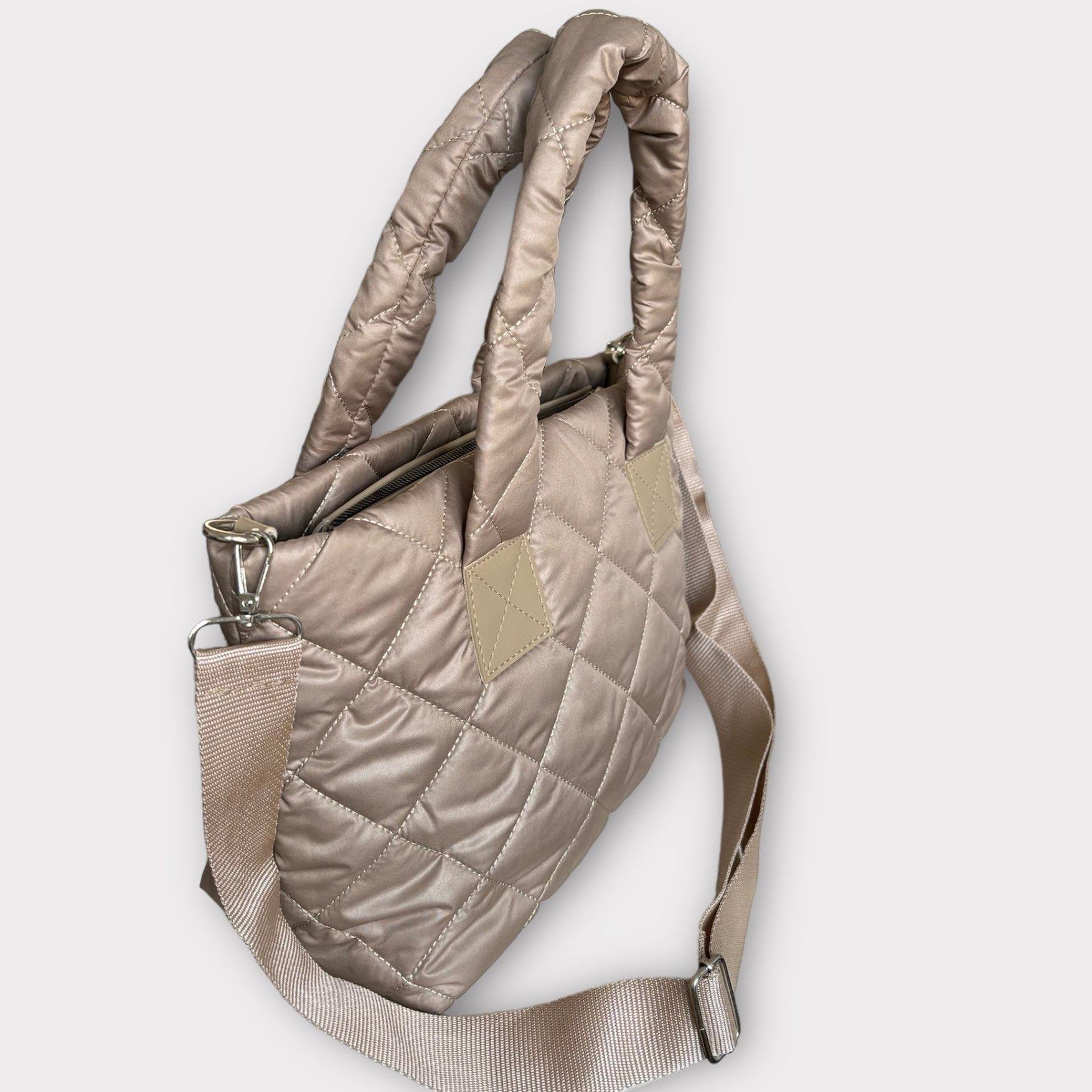 Vizon kapitone çantala