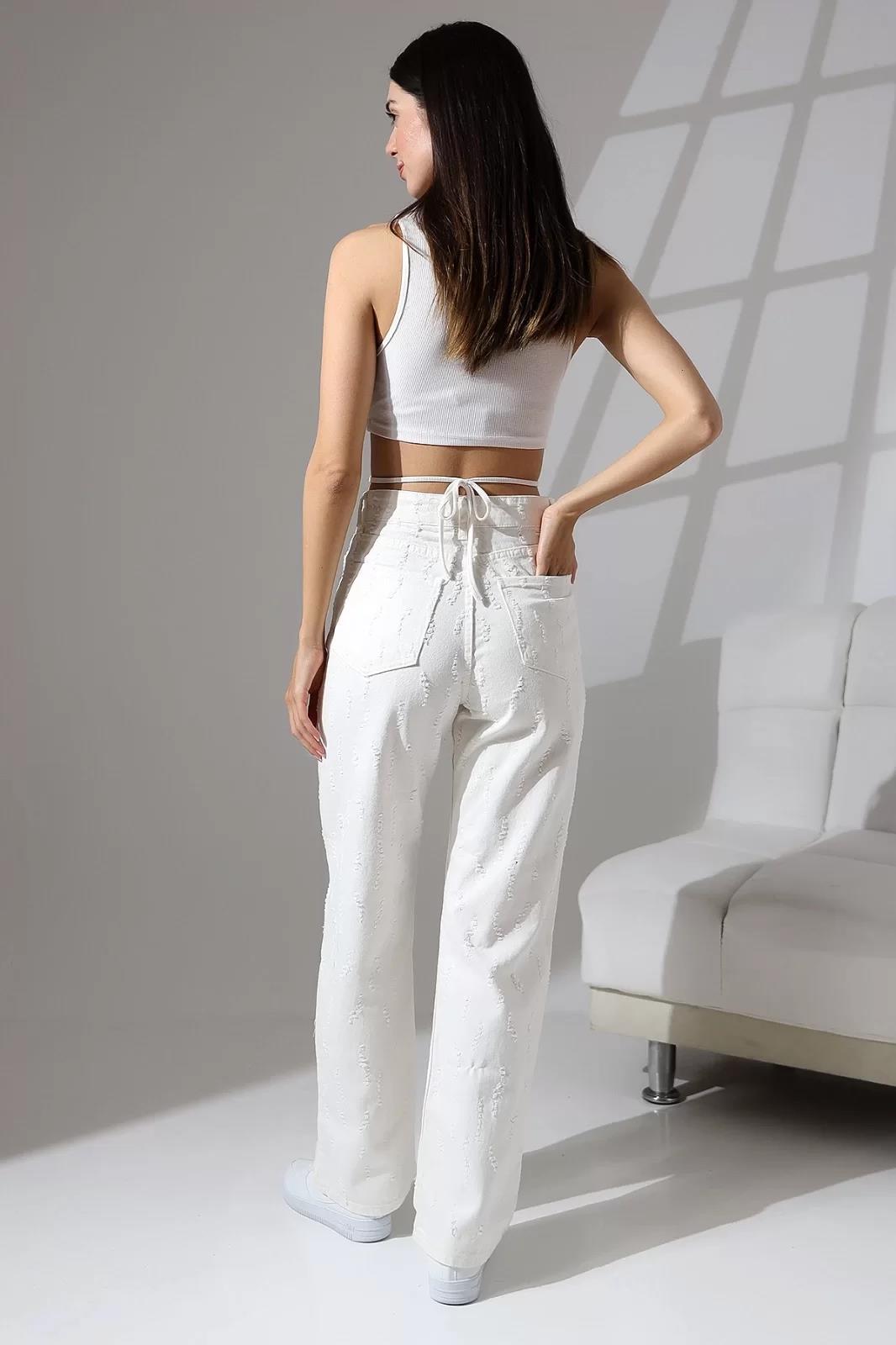 BEYAZ LAZER KESİM STRAIGHT FIT PANTOLON