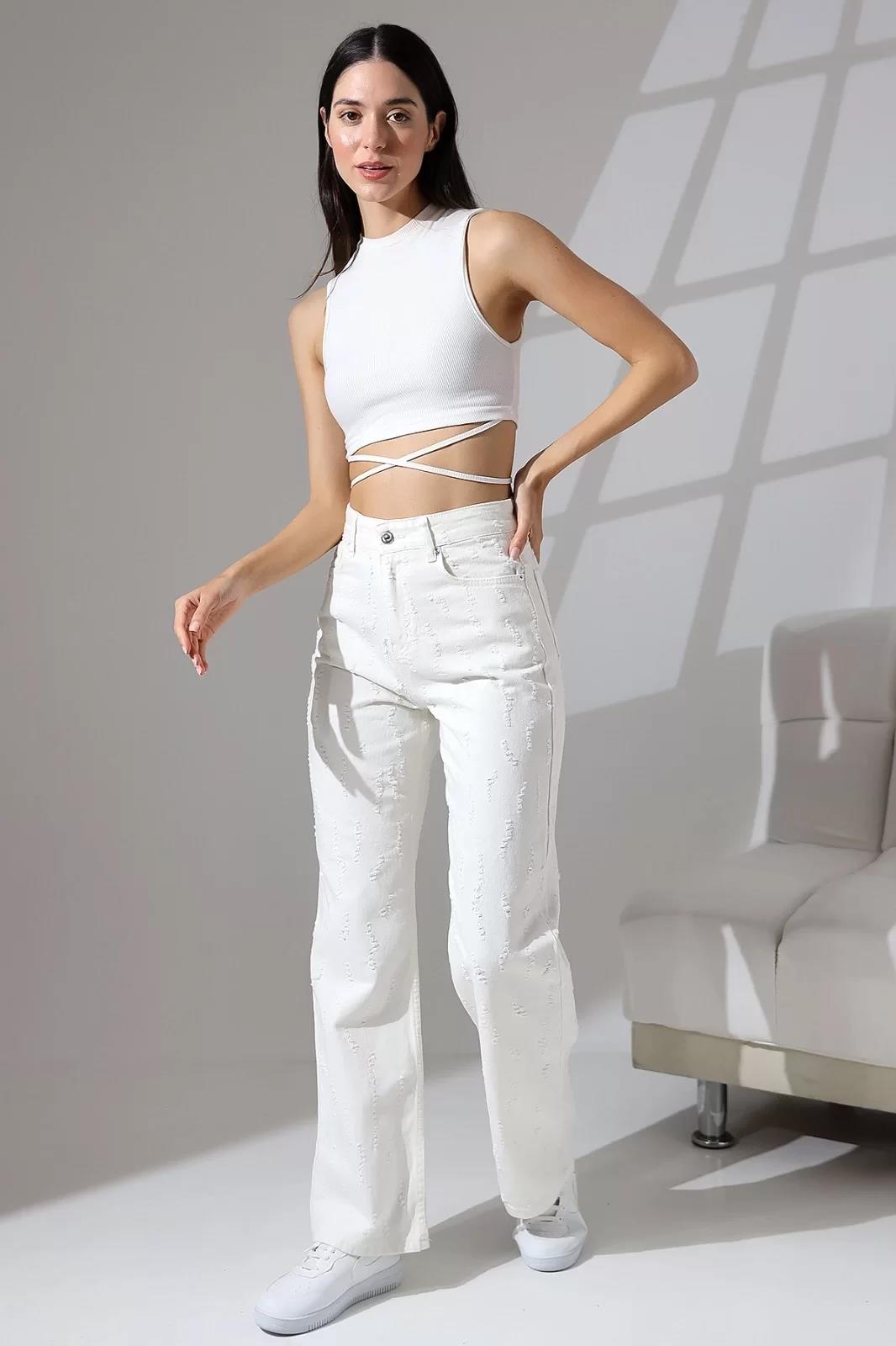 BEYAZ LAZER KESİM STRAIGHT FIT PANTOLON