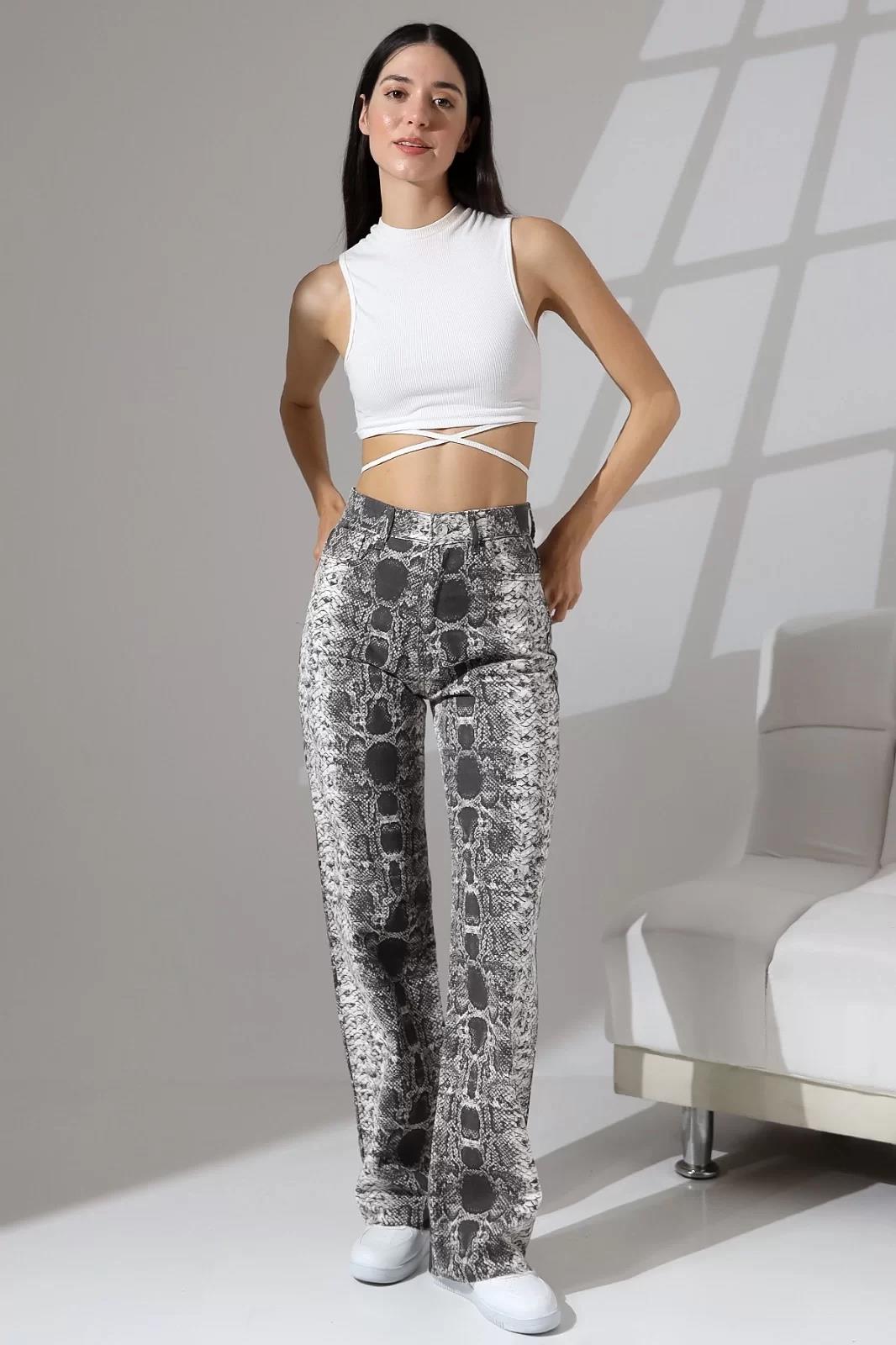 GRİ YILAN DESENLİ STRAIGHT FIT PANTOLON