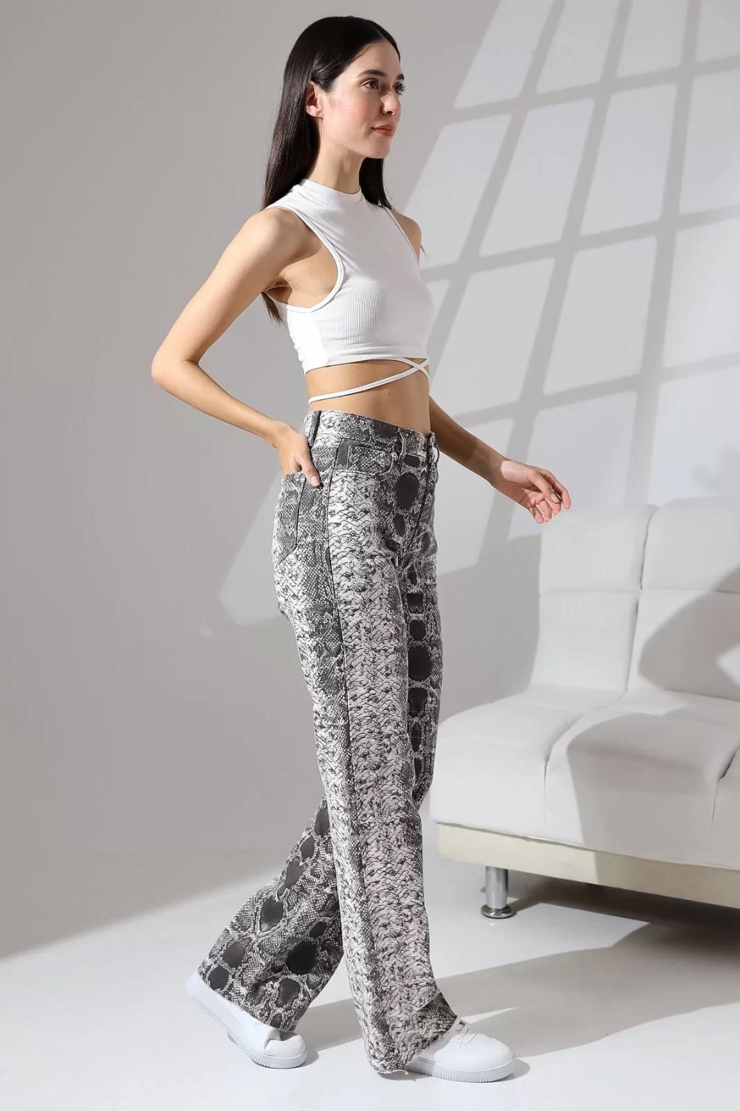 GRİ YILAN DESENLİ STRAIGHT FIT PANTOLON