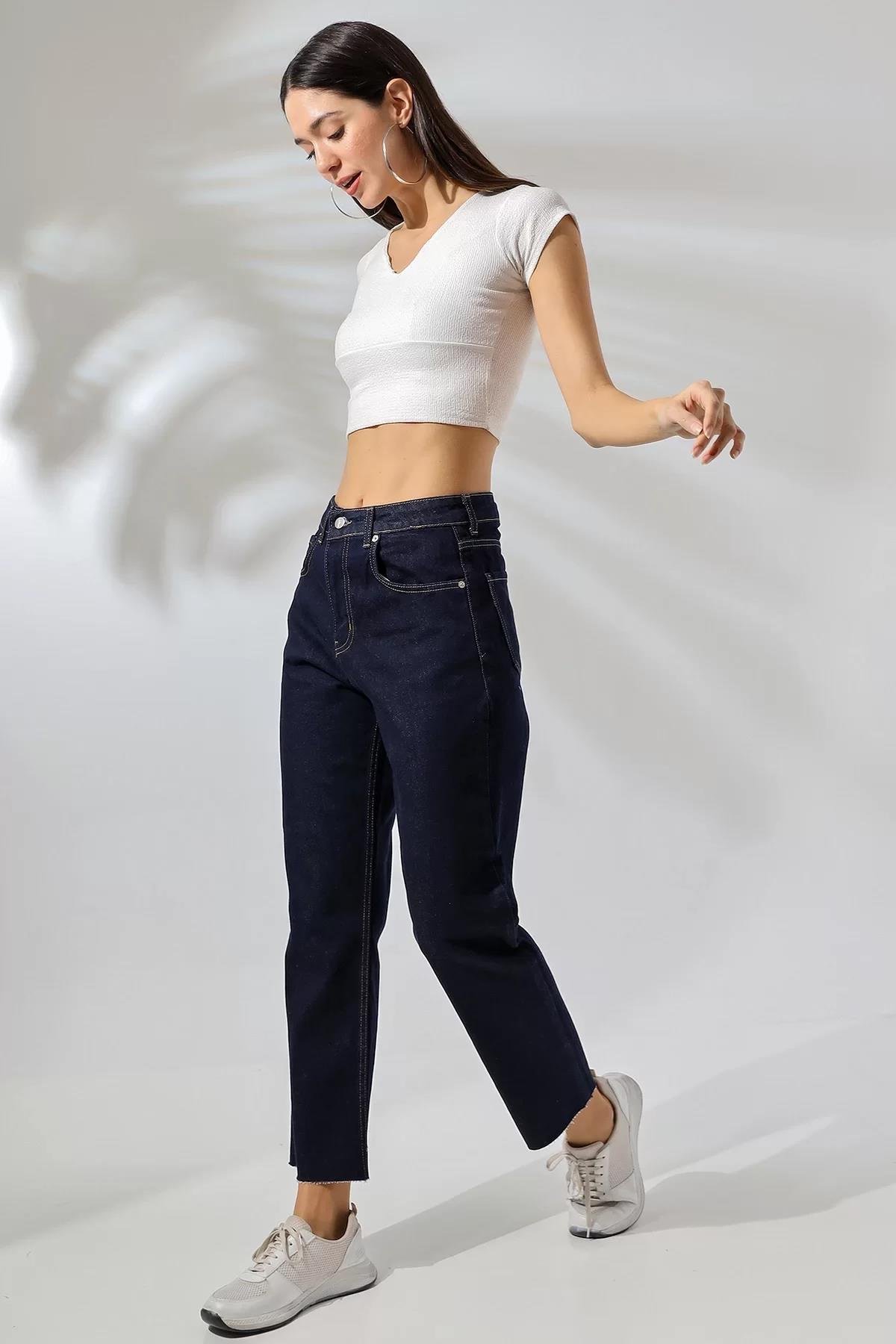 KESİK PAÇALI BOY FIT JEAN