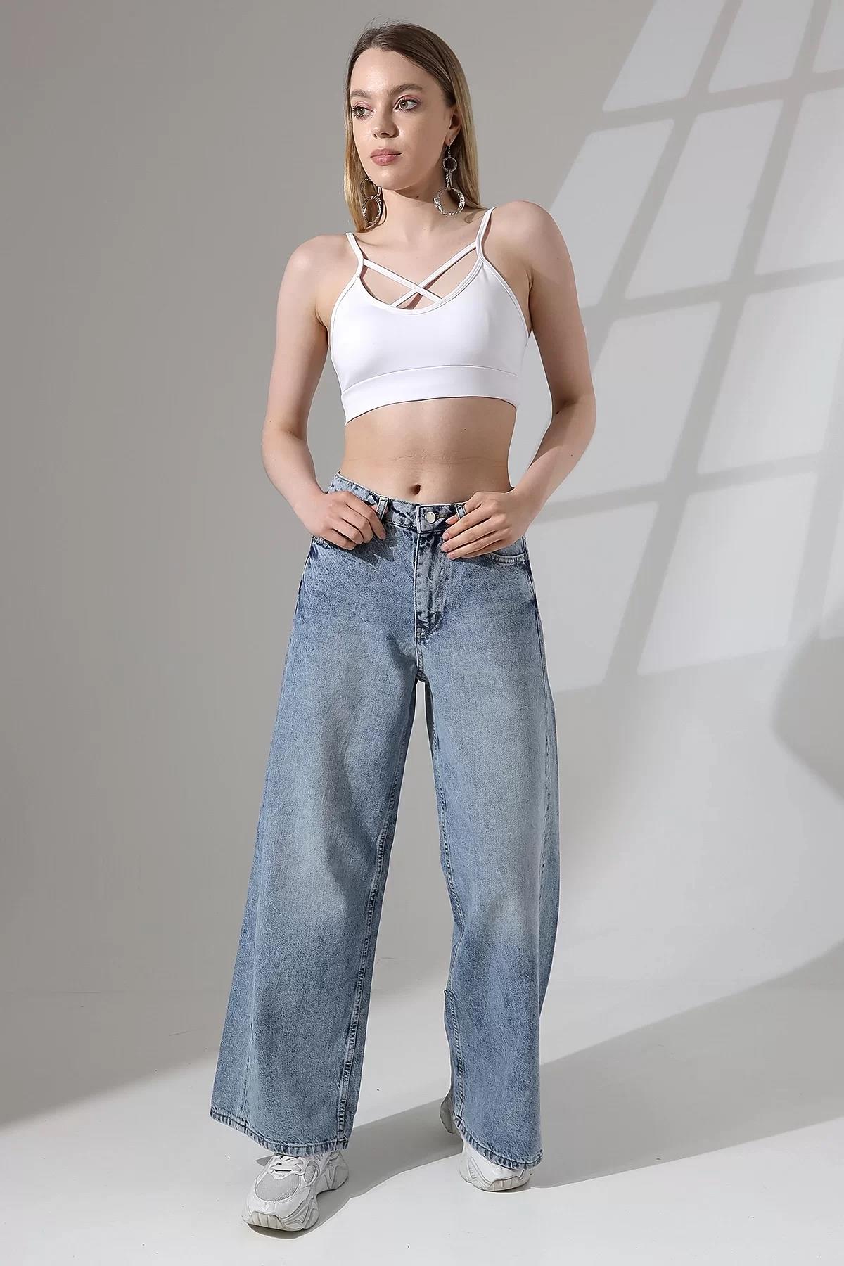 MAVİ YAN DİKİŞ DETAYLI BAGGY JEAN