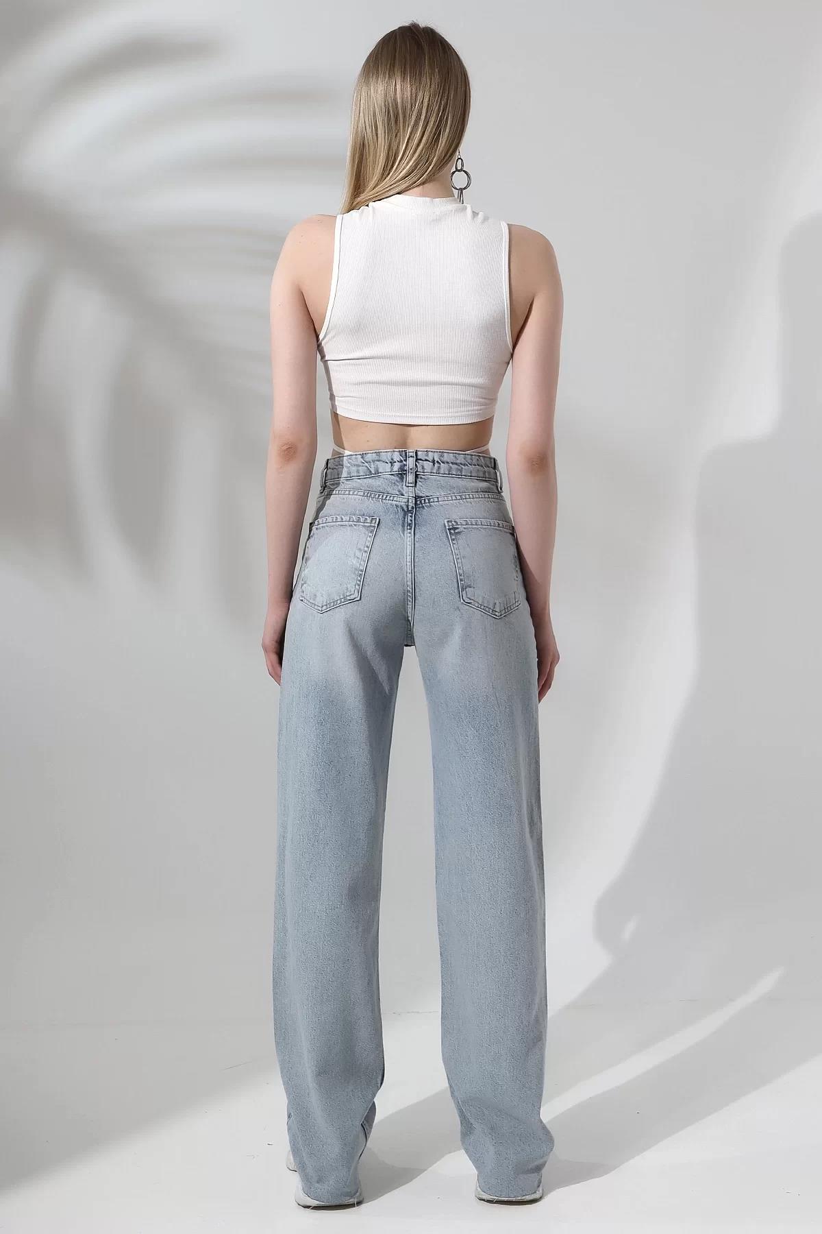 YÜKSEK BEL KESİK PAÇA BUZ MAVİSİ STRAIGHT FIT JEAN