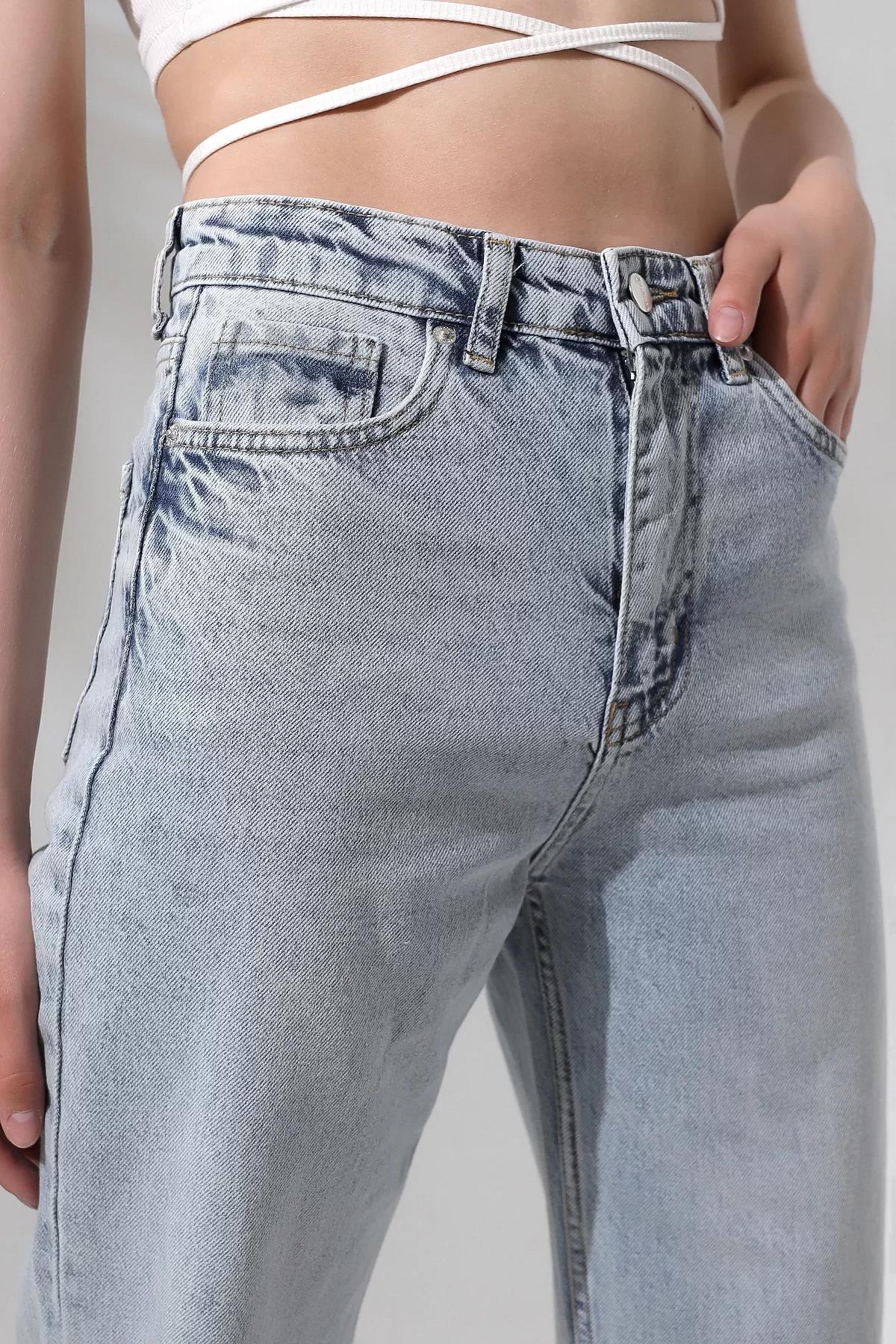YÜKSEK BEL KESİK PAÇA BUZ MAVİSİ STRAIGHT FIT JEAN