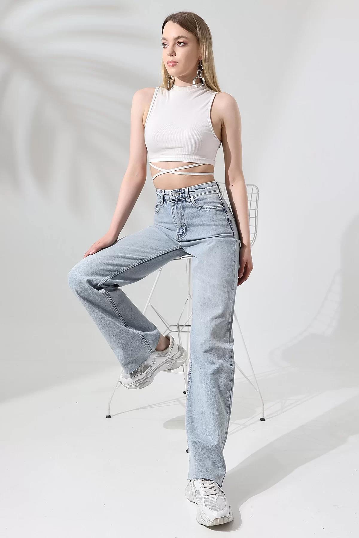 YÜKSEK BEL KESİK PAÇA BUZ MAVİSİ STRAIGHT FIT JEAN
