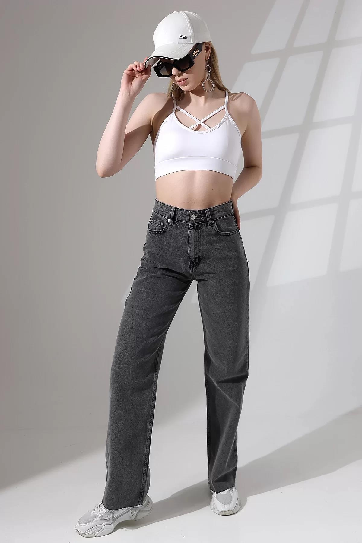 YÜKSEK BEL KESİK PAÇA GRİ ESKİTMELİ STRAIGHT FIT JEAN