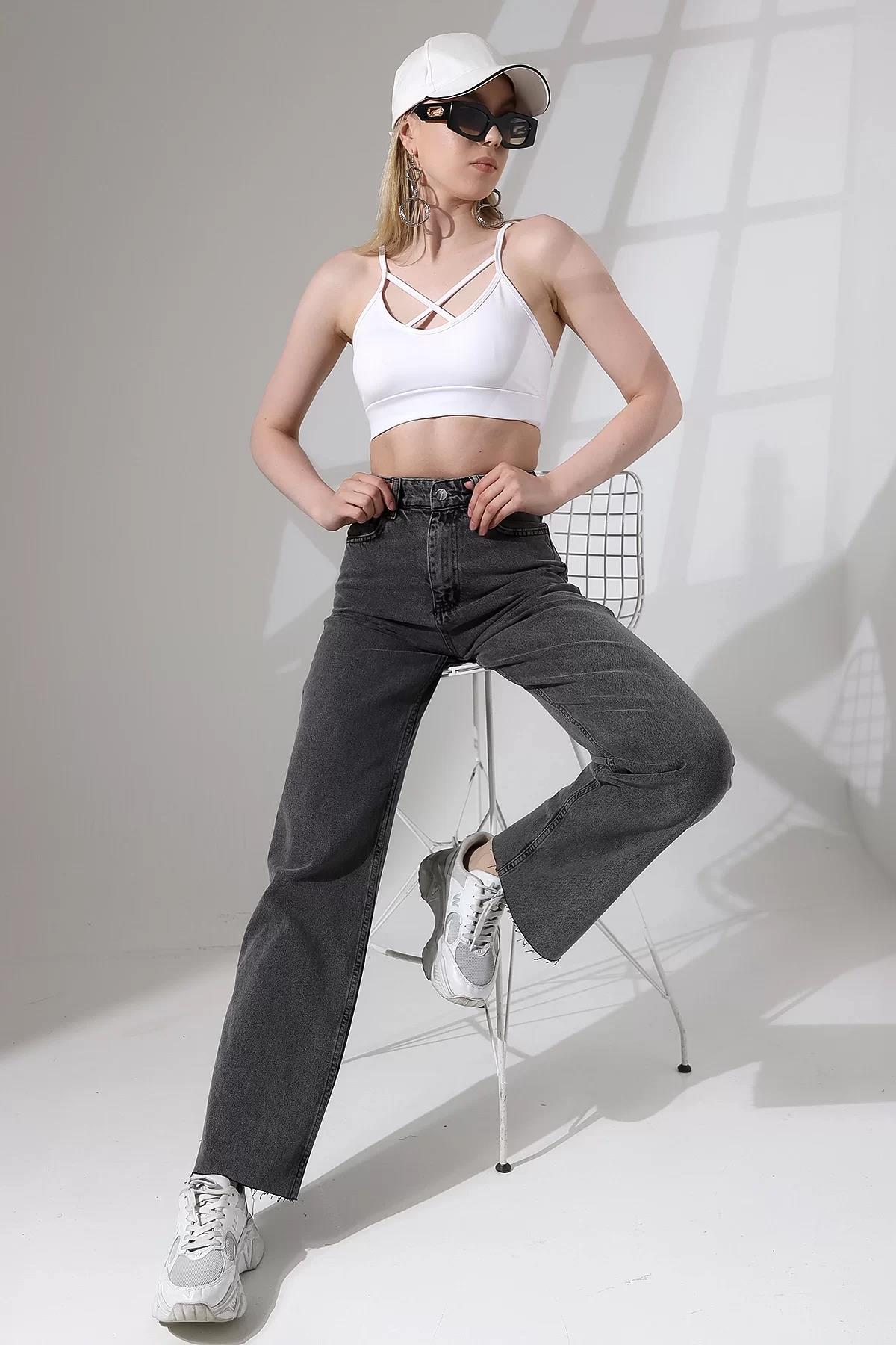YÜKSEK BEL KESİK PAÇA GRİ ESKİTMELİ STRAIGHT FIT JEAN