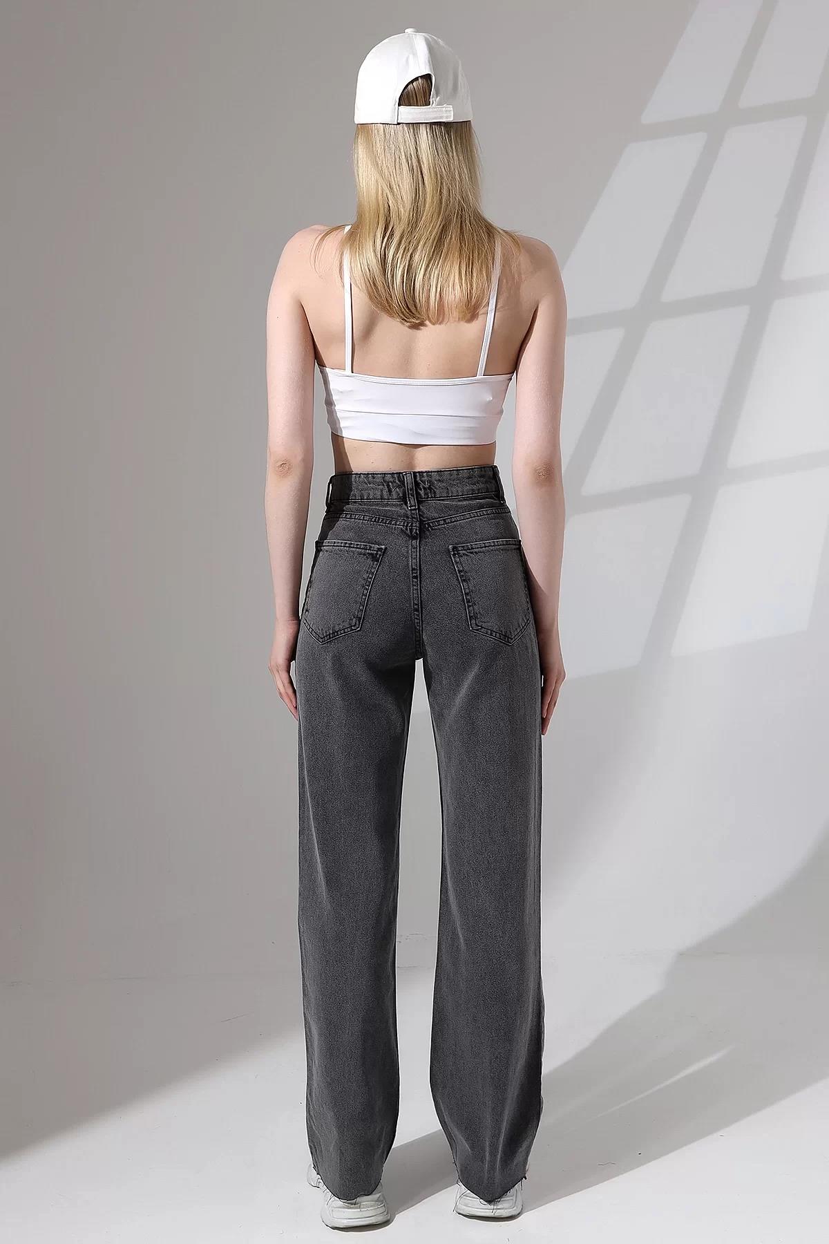 YÜKSEK BEL KESİK PAÇA GRİ ESKİTMELİ STRAIGHT FIT JEAN