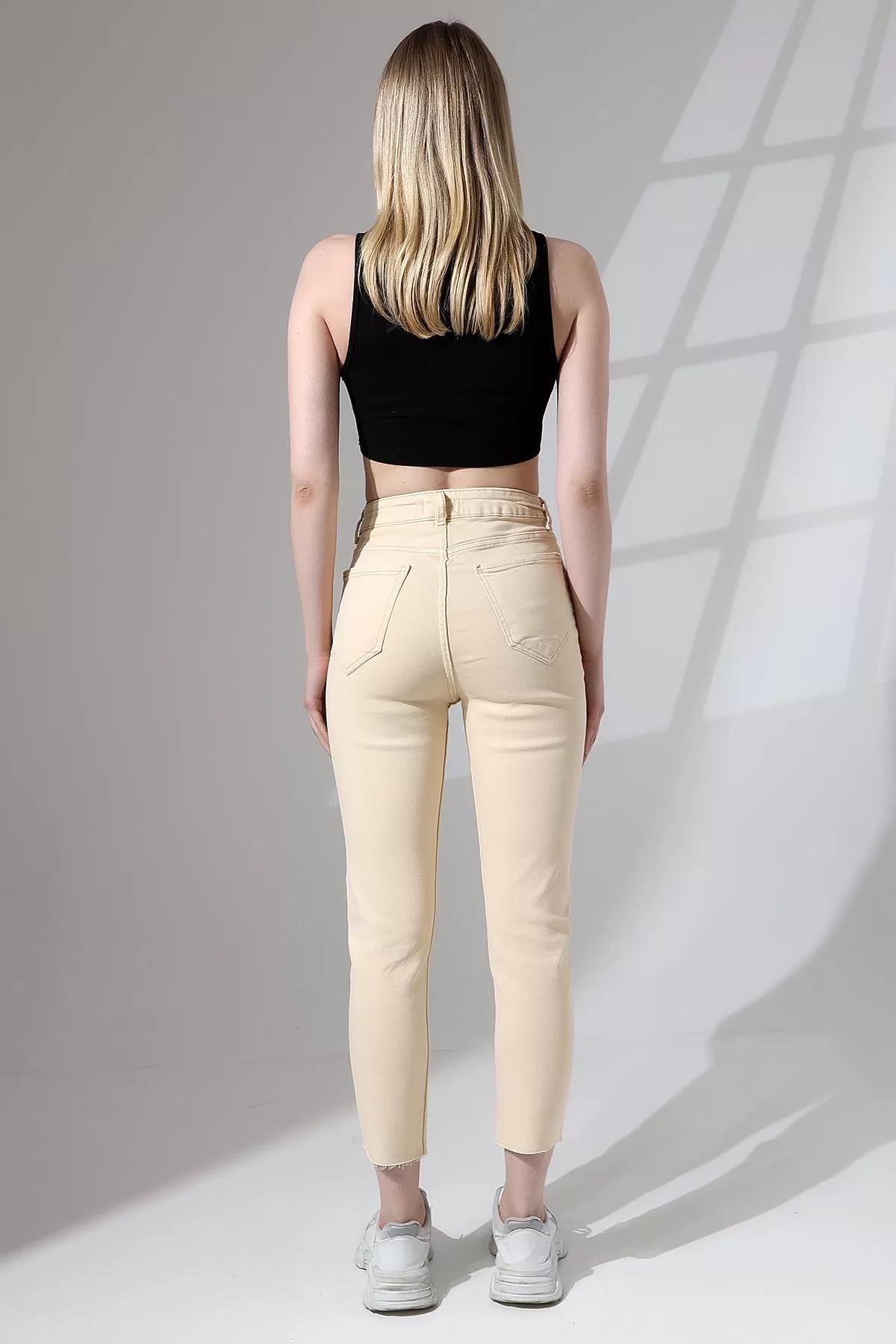 YÜKSEK BEL KESİK PAÇA MOM JEAN