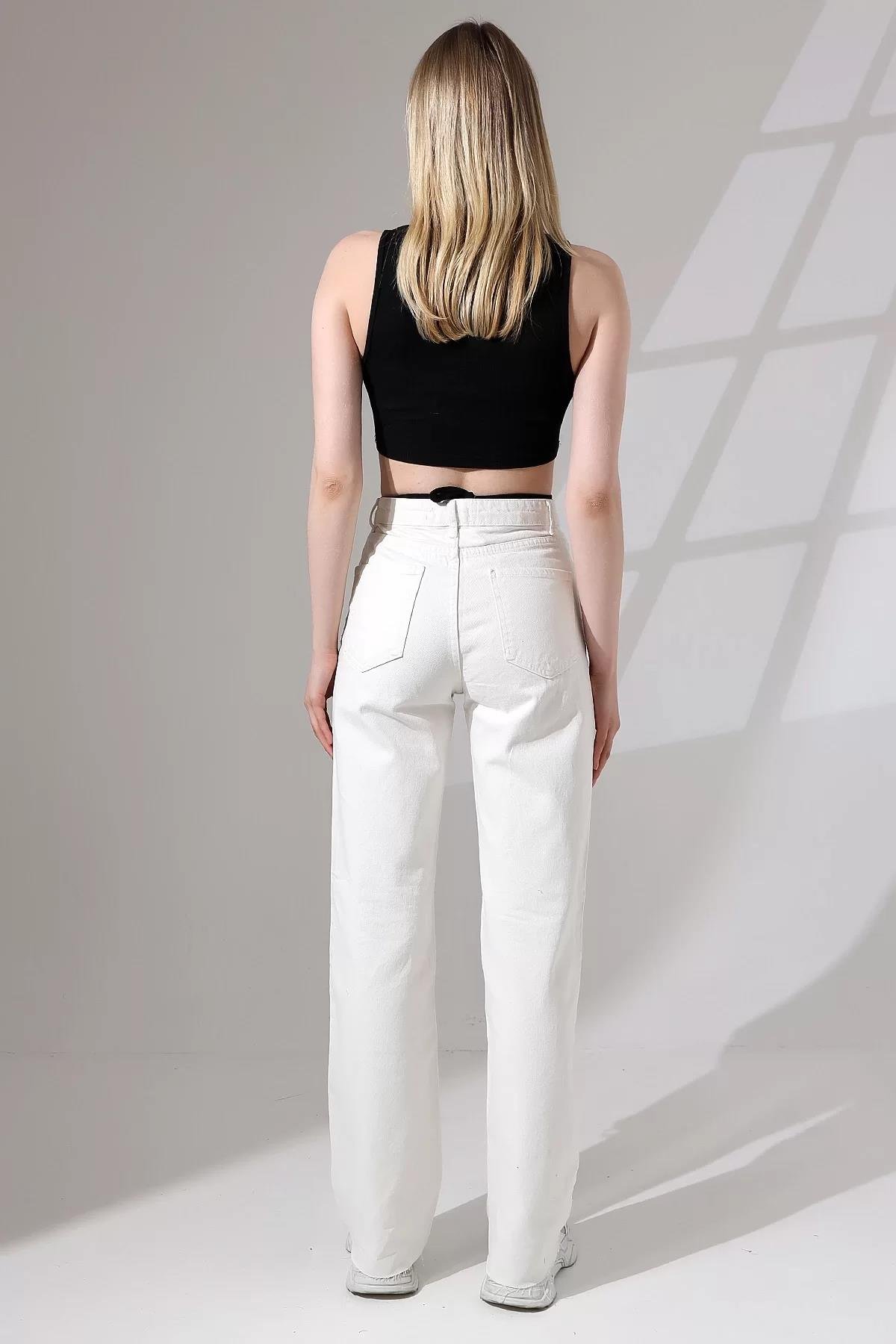 YÜKSEK BEL YIRTIK DETAYLI STRAIGHT FIT JEAN