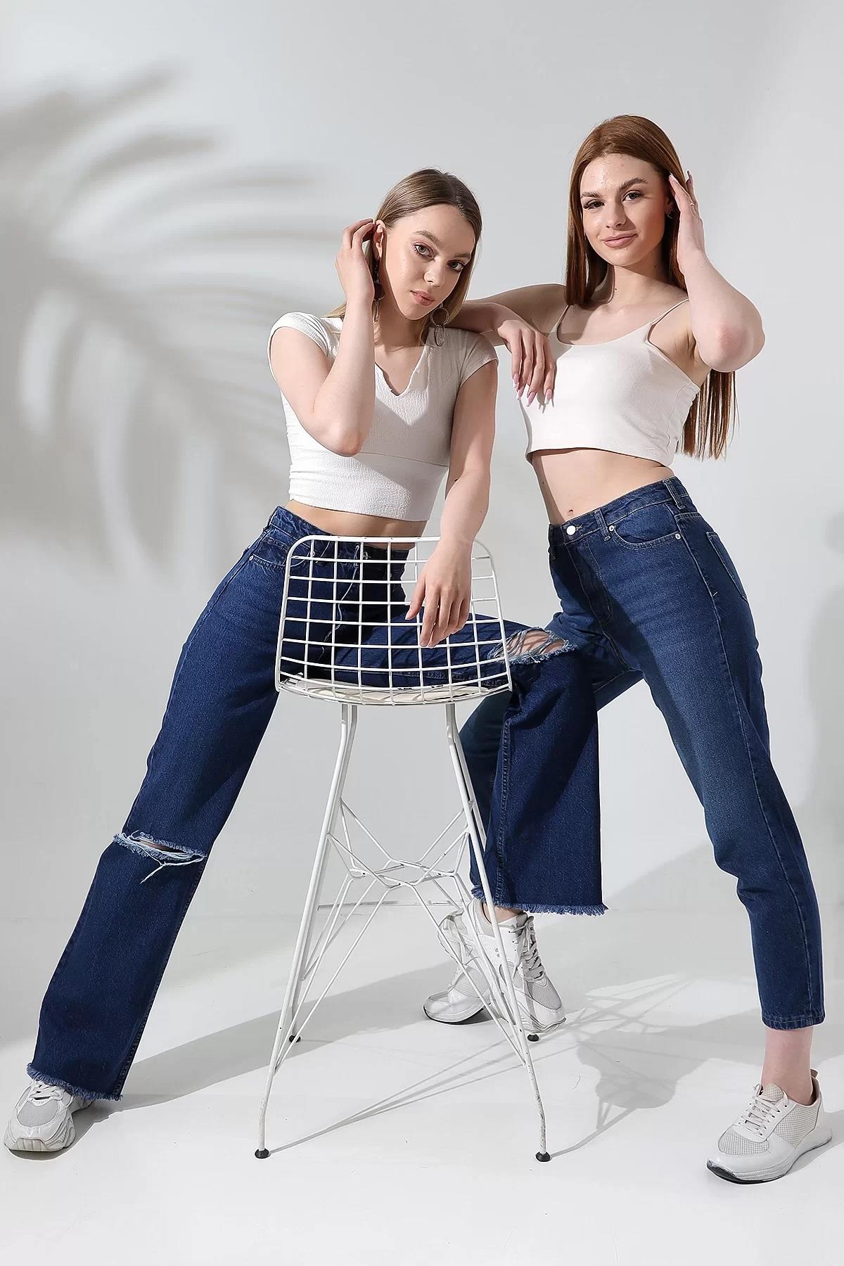 YÜKSEK BEL YIRTIK DETAYLI STRAIGHT FIT JEAN
