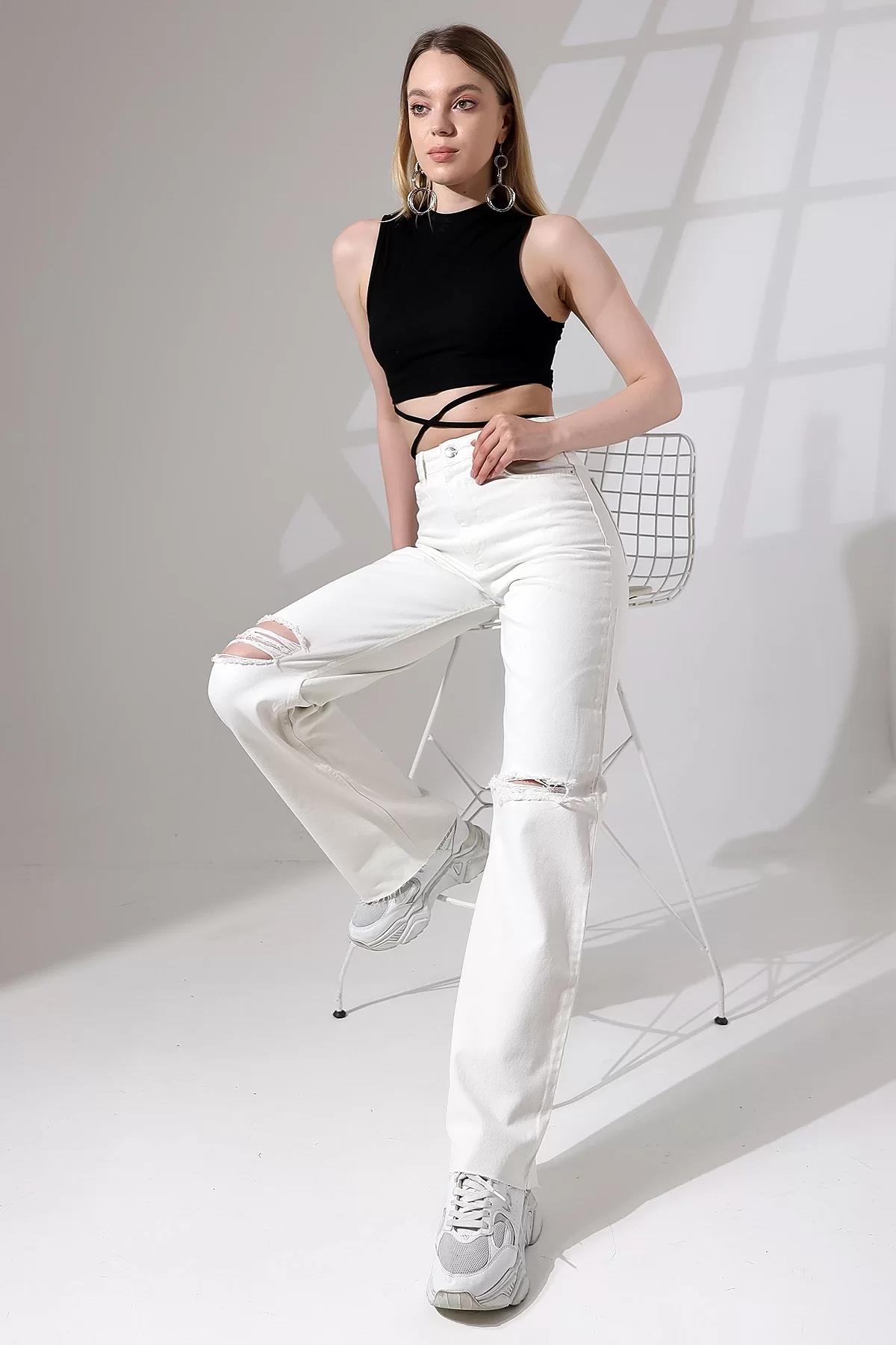 YÜKSEK BEL YIRTIK DETAYLI STRAIGHT FIT JEAN