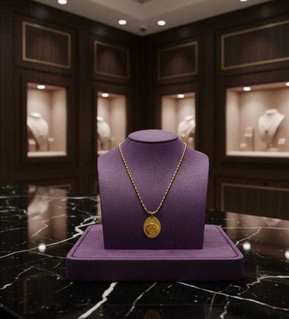 Kararmaz Çelik Smiley Kolye - Gülen Yüz ve Yonca Figürlü Gold Dorika Zincir