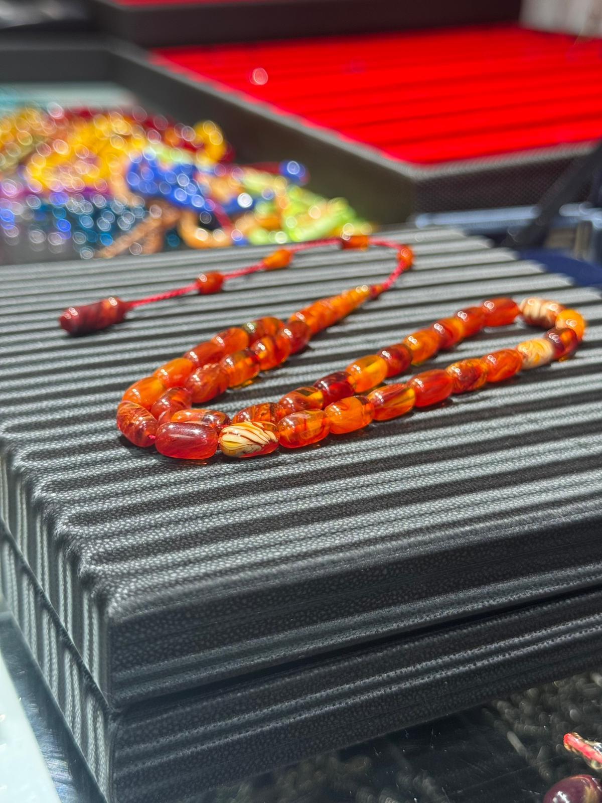 Özel Döküm Hareli Karamel Sıkma Kehribar Tesbih 6x11 mm İmame Motifli Tasarım