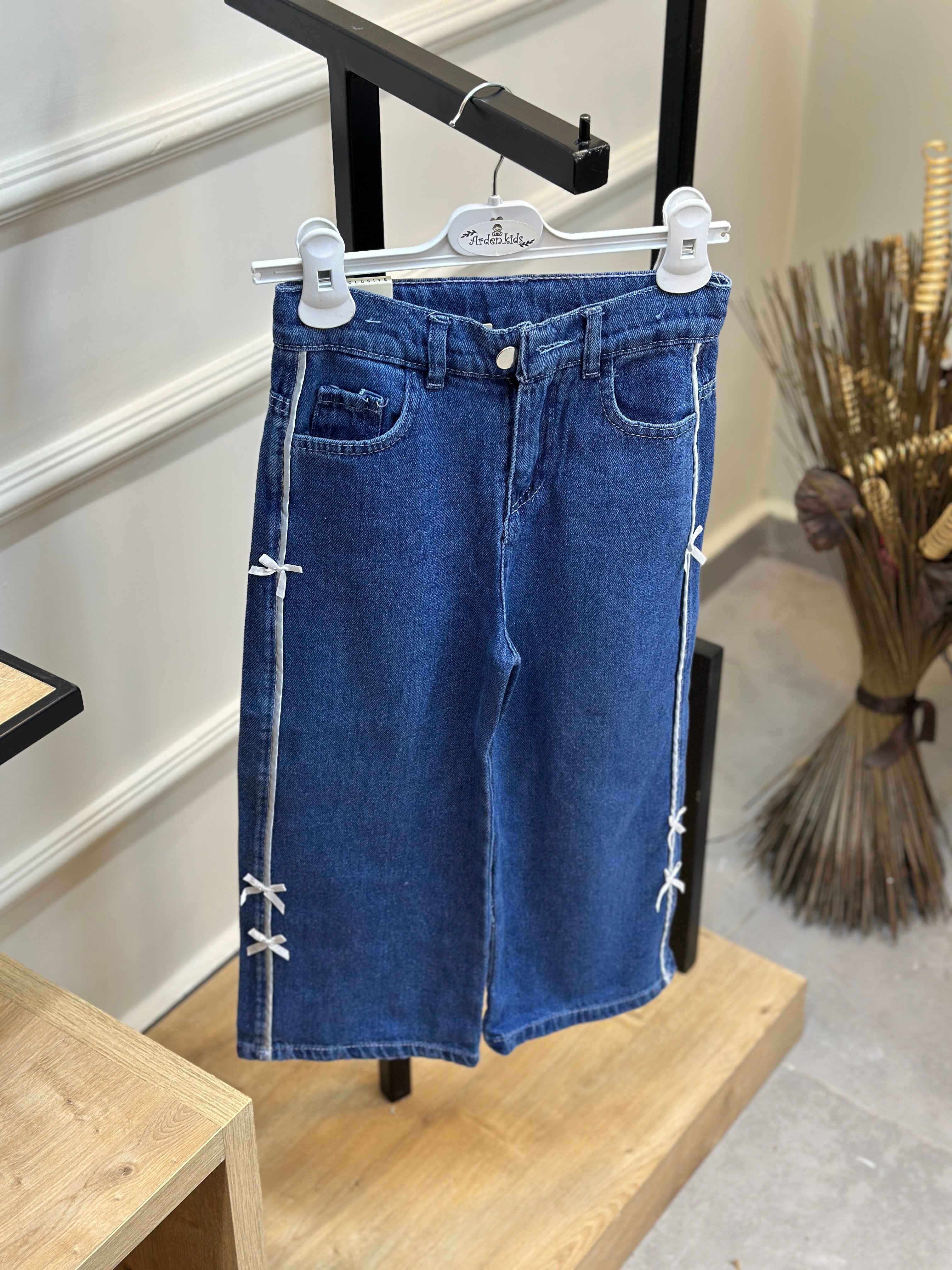 6-10 Yaş Yanı Şeritli Fiyonk Detaylı Jean Pantolon