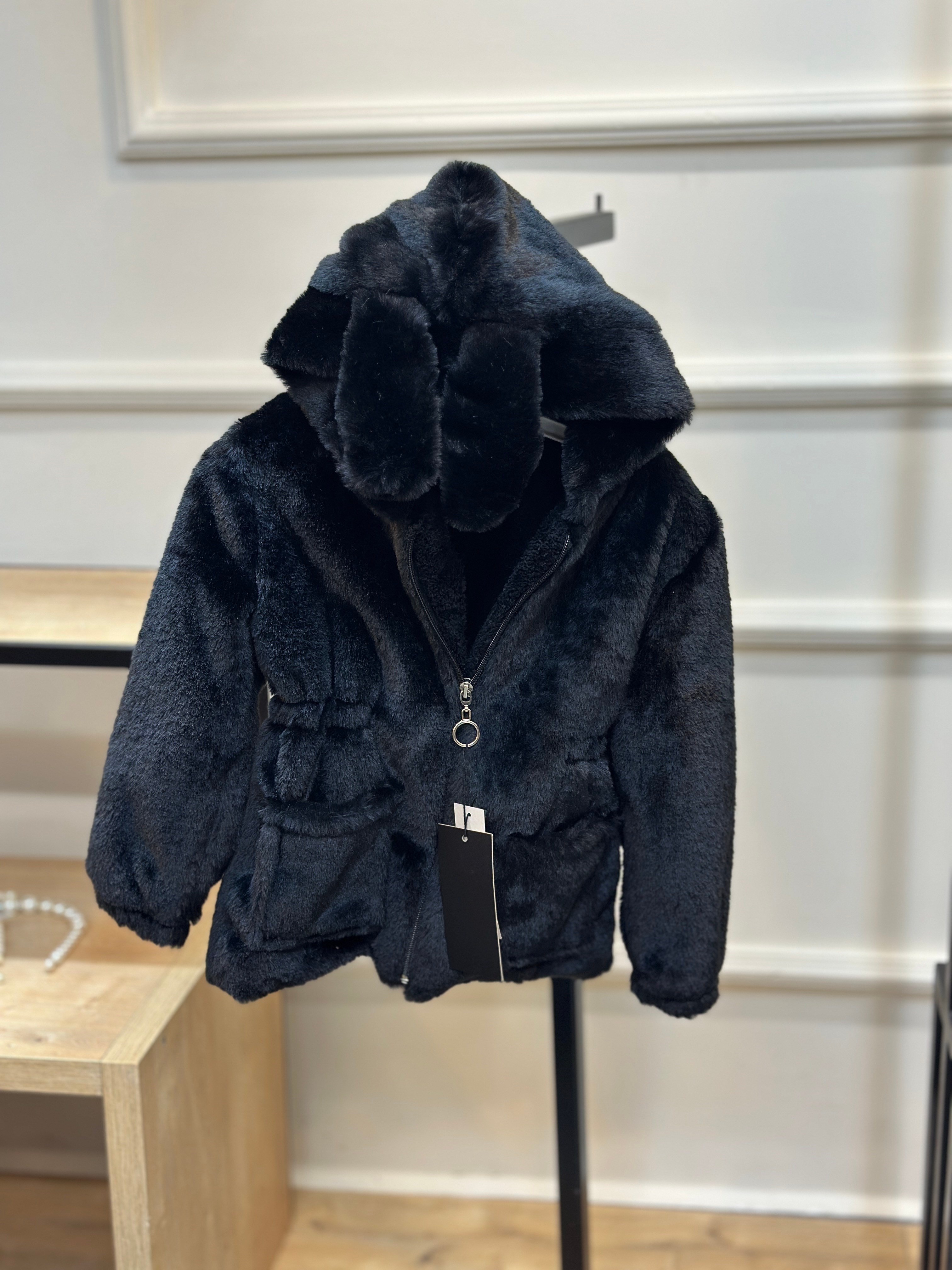 Siyah Peluş Mont