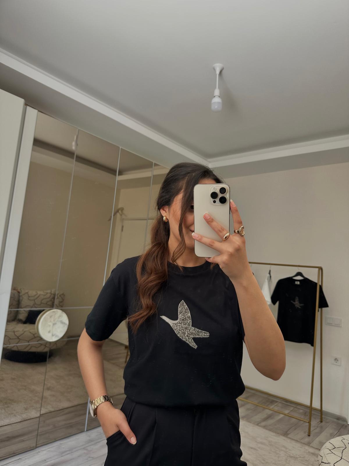 KUŞ TAŞLI ORJ ETİKETLİ TİŞÖRT SİYAH
