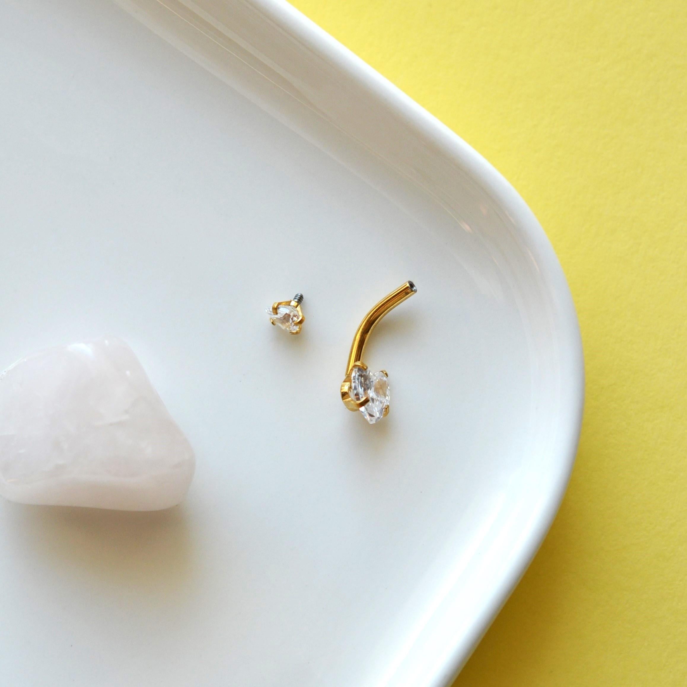 316 L Çelik Zirkon Taşlı Kalp Göbek Piercingi Taşlı Kalpli Minimal Göbek Piercingi Gold