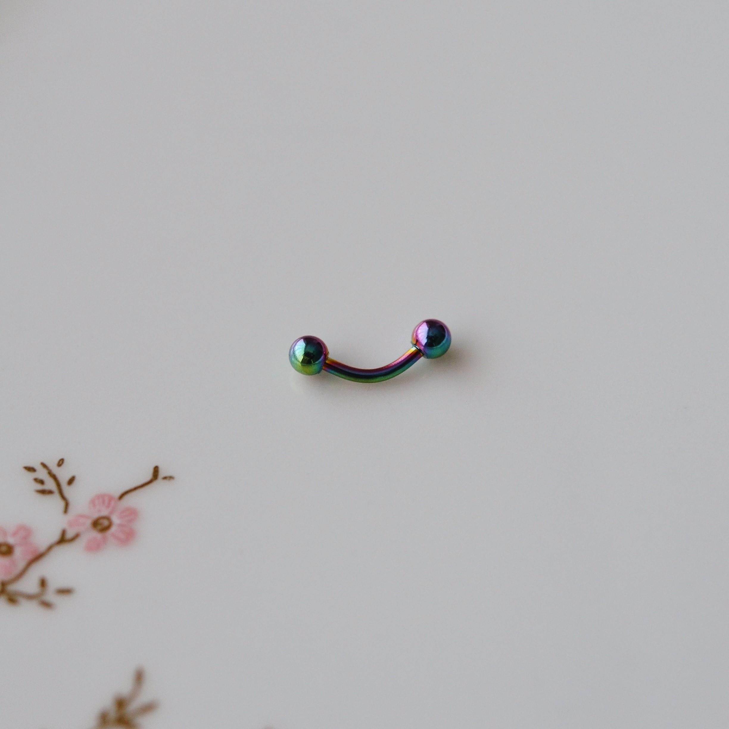 8 mm Cerrahi Çelik Hologram Renkli İki Ucu Top Piercing Tragus Helix Conch Lob Daith