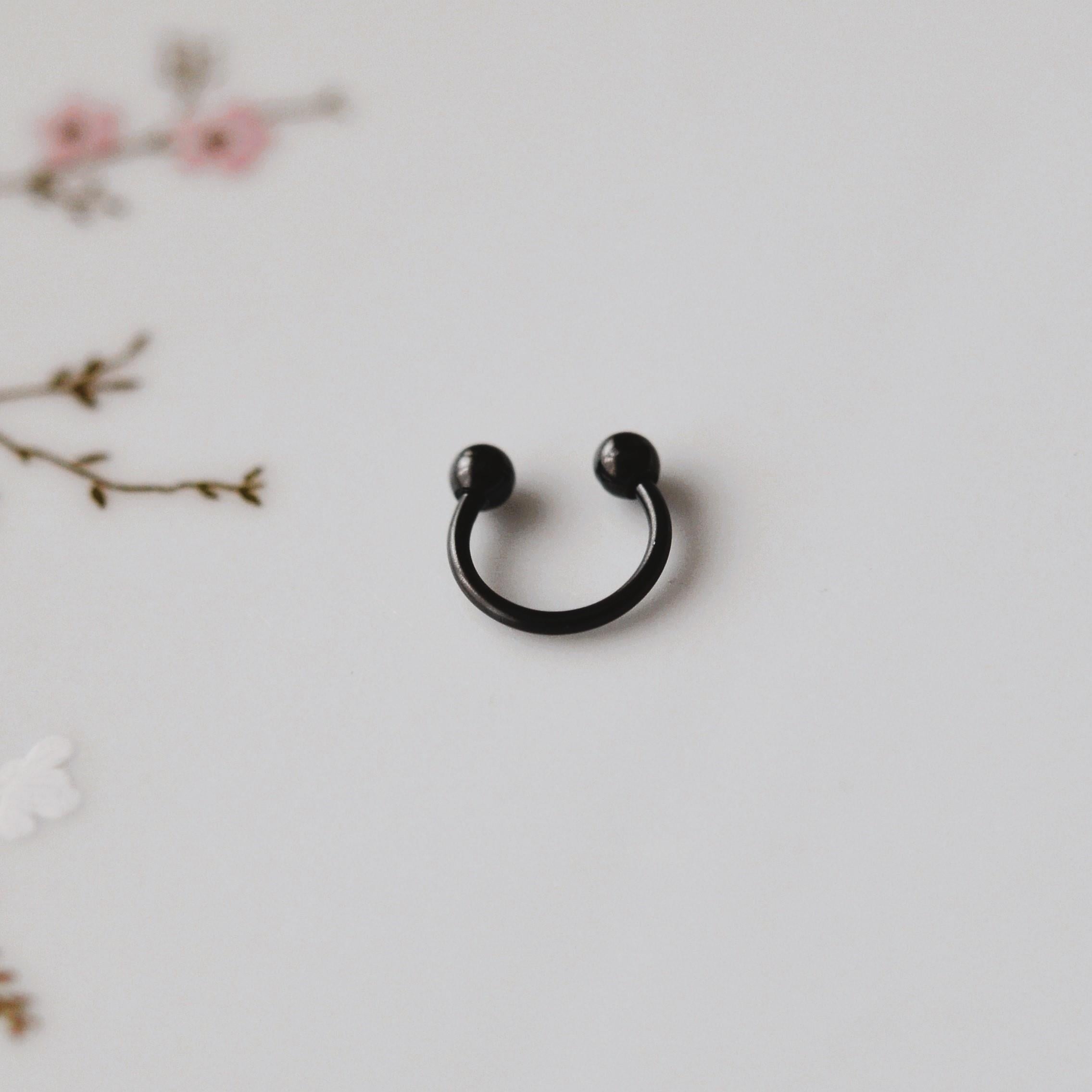 8 mm Düz Çelik Tragus Helix Piercing Rook Daith Siyah Renk Ucu Toplu