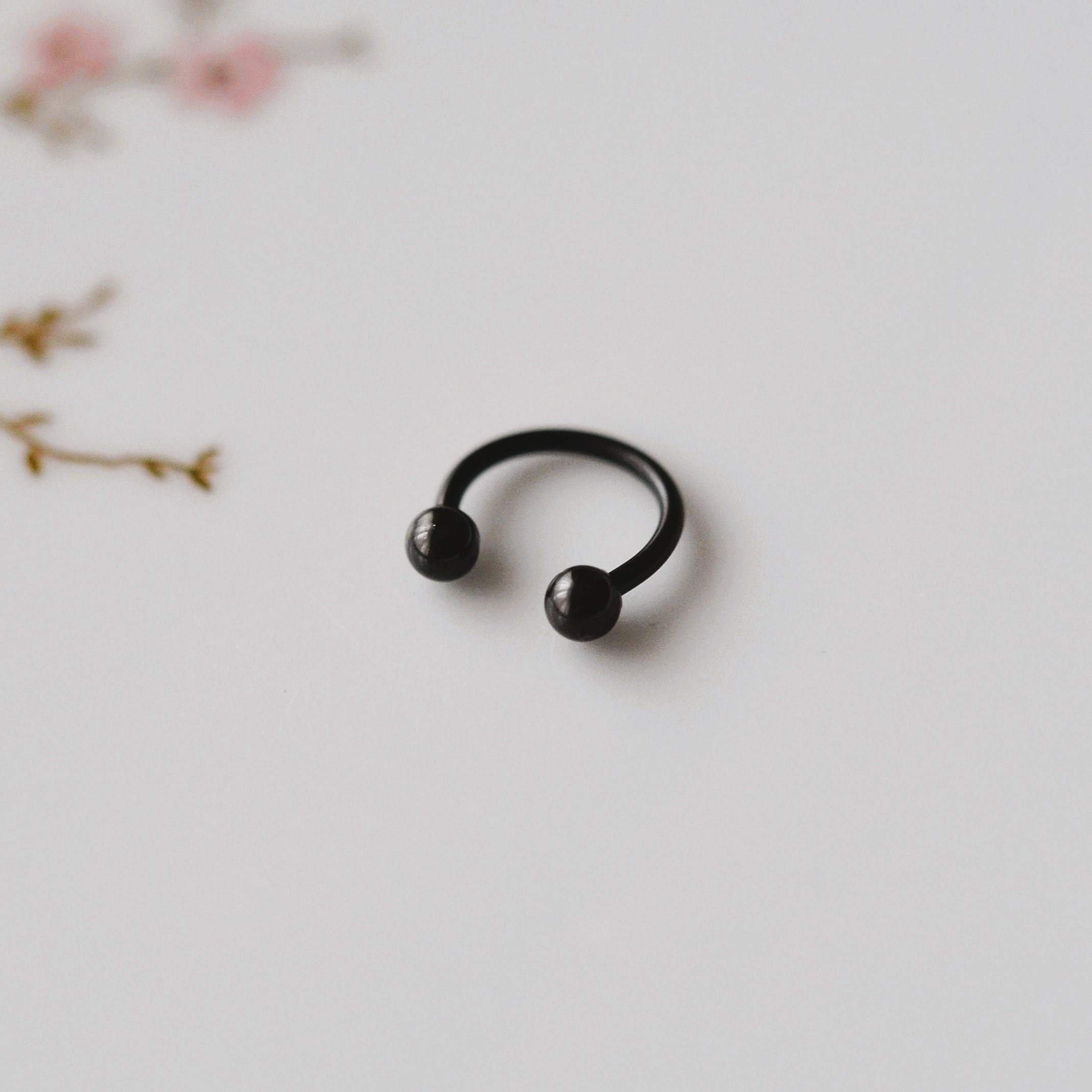 8 mm Düz Çelik Tragus Helix Piercing Rook Daith Siyah Renk Ucu Toplu