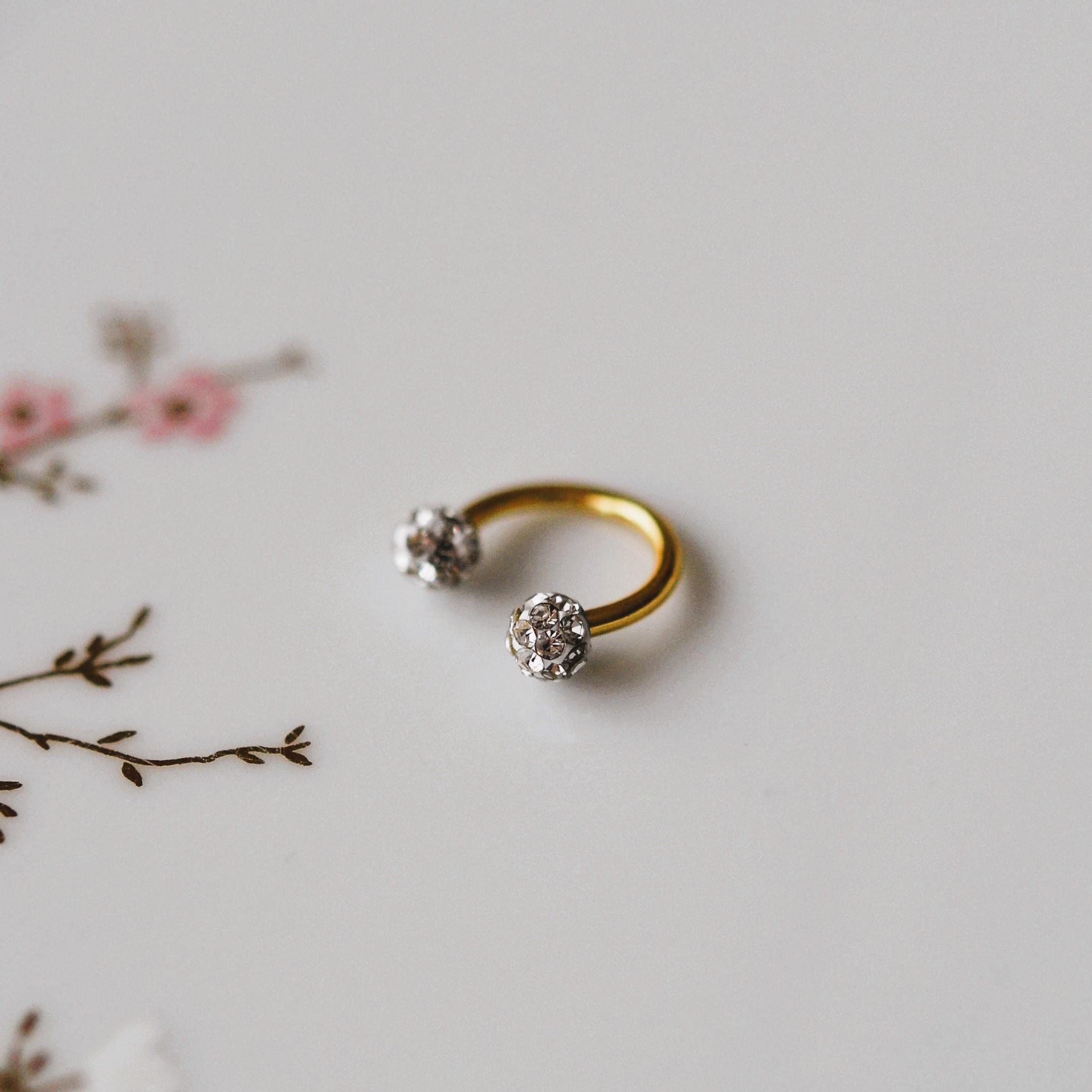 8 mm Gold İki Ucu Taşlı Cerrahi Çelik Tragus Helix Piercing Kıkırdak Septum