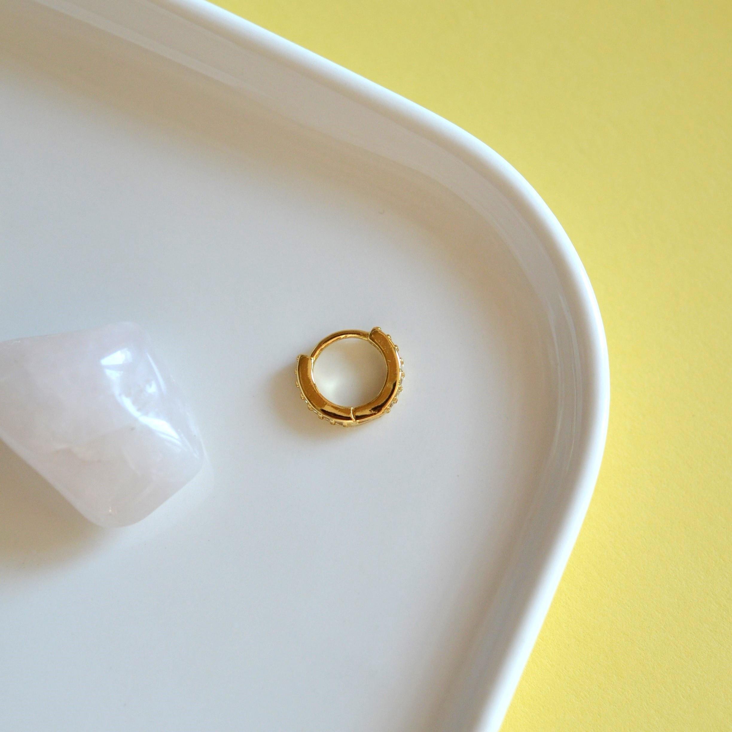 8 mm Gold Taşlı Halka Piercing Tragus Helix Forward Helix Kıkırdak