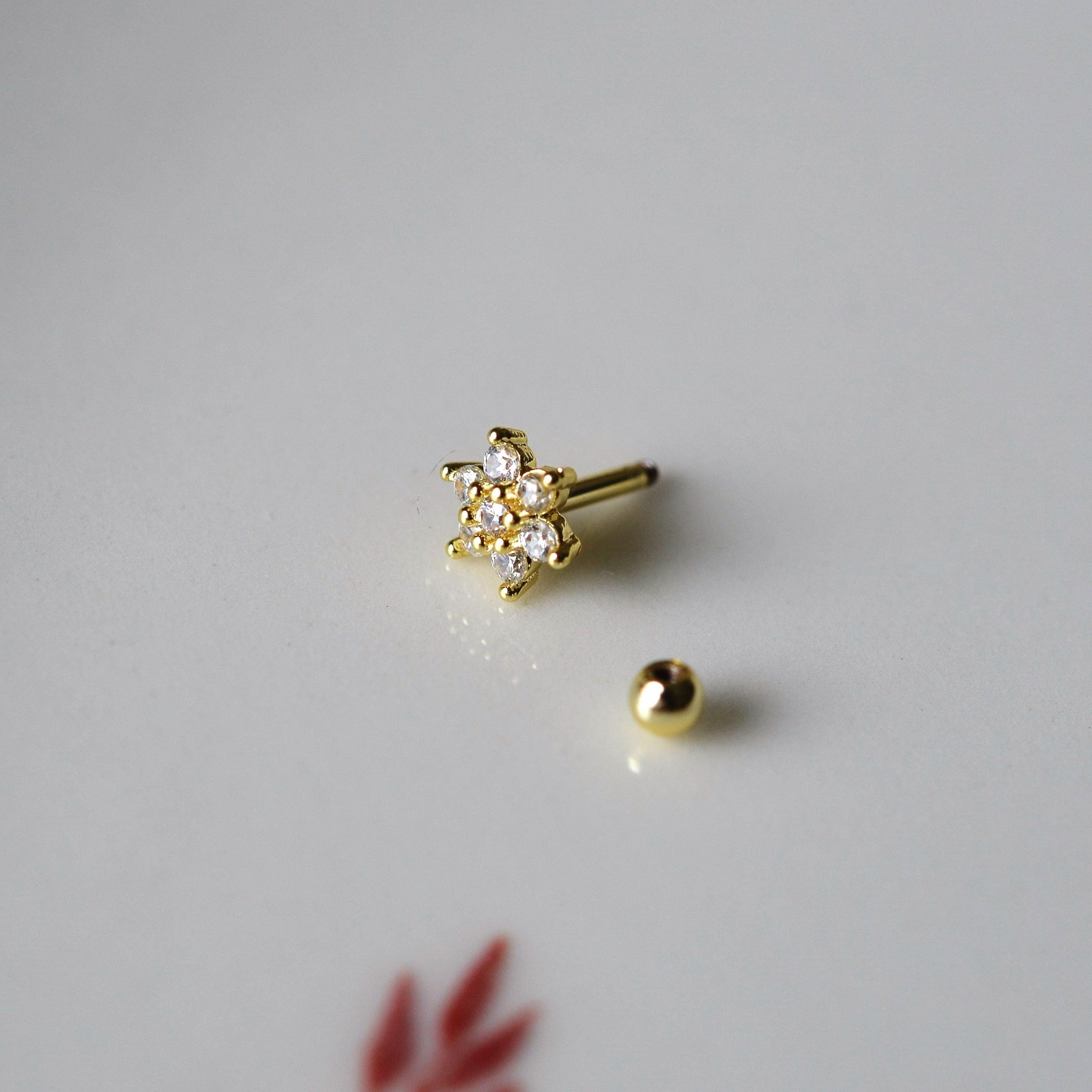 Cerrahi Çelik Çiçek Piercing Tragus Helix Conch Kıkırdak Lob Gold Renk
