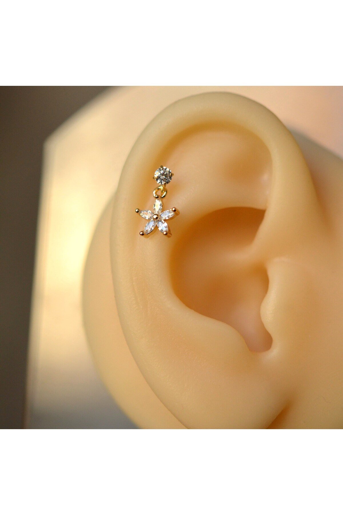 Cerrahi Çelik Çiçek Sallantılı Piercing Helix Kıkırdak Gold Renk
