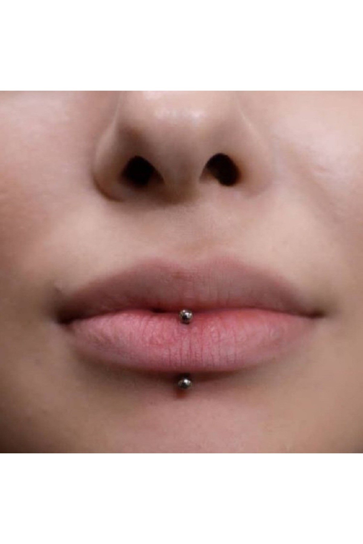 Cerrahi Çelik İki Ucu Toplu Dil Dudak Piercingi 8 mm Gümüş Renk