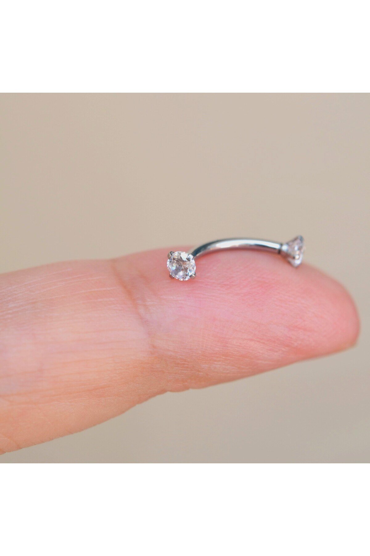 Cerrahi Çelik Küçük Taşlı Göbek Piercingi Silver Renk Minimal Ürün
