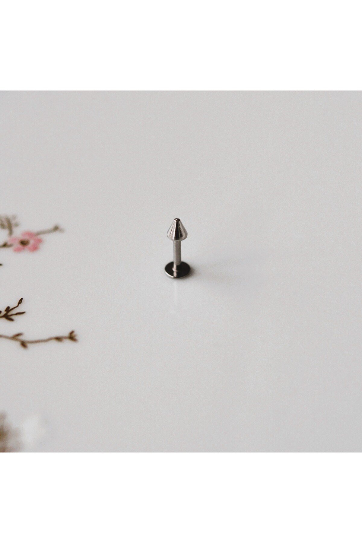 Cerrahi Çelik Sivri Uçlu Tragus Piercing Helix Kıkırdak 6 mm Gümüş Renk