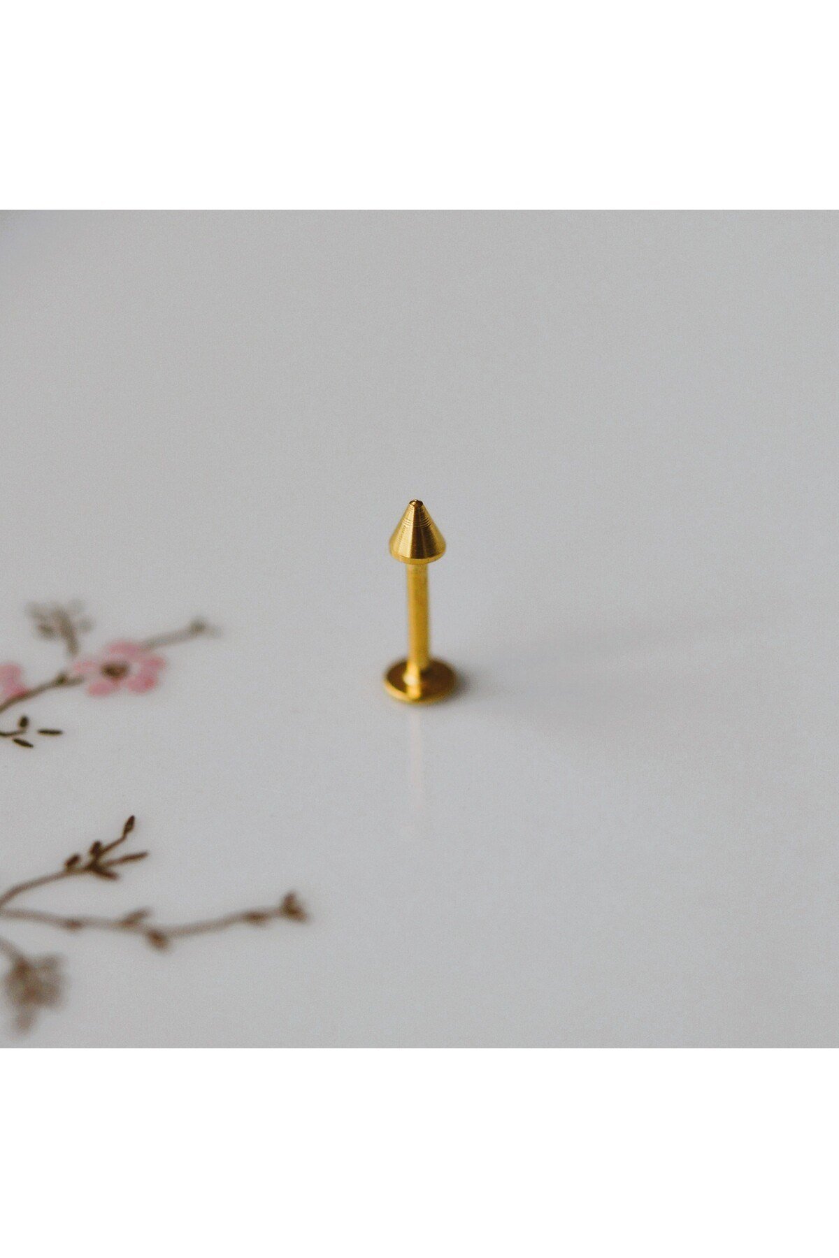 Cerrahi Çelik Sivri Uçlu Tragus Piercing Helix Kıkırdak 8 mm Gold Renk