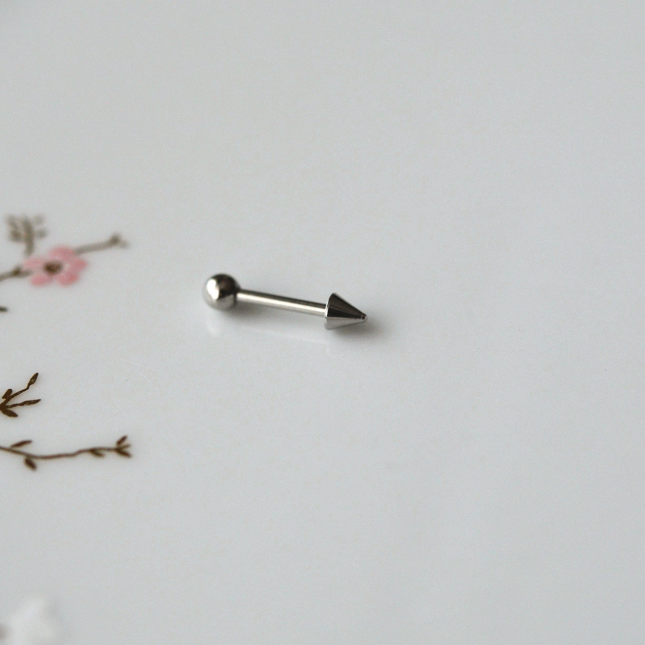 Cerrahi Çelik Sivri Uçlu Tragus Piercing Helix Kıkırdak 8 mm Gümüş Renk Arkası Toplu